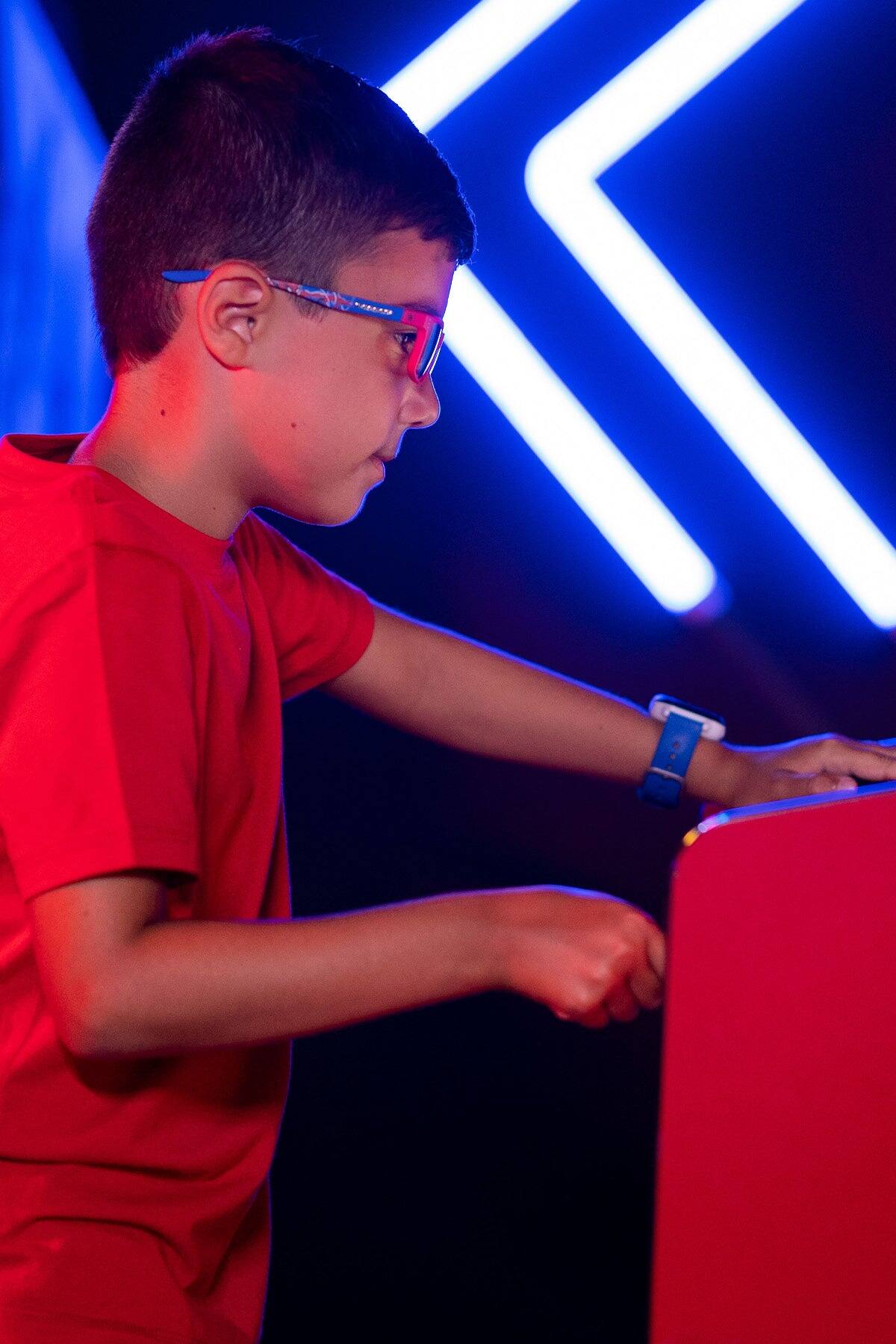 Alt View 2. GUNNAR - GUNNAR Gaming Glasses  - Marvel Cruz 8-12, Spider Man, Amber Neutral Lens - Blue Light Blocking, Relieve Dry Eye - Spider-Man.