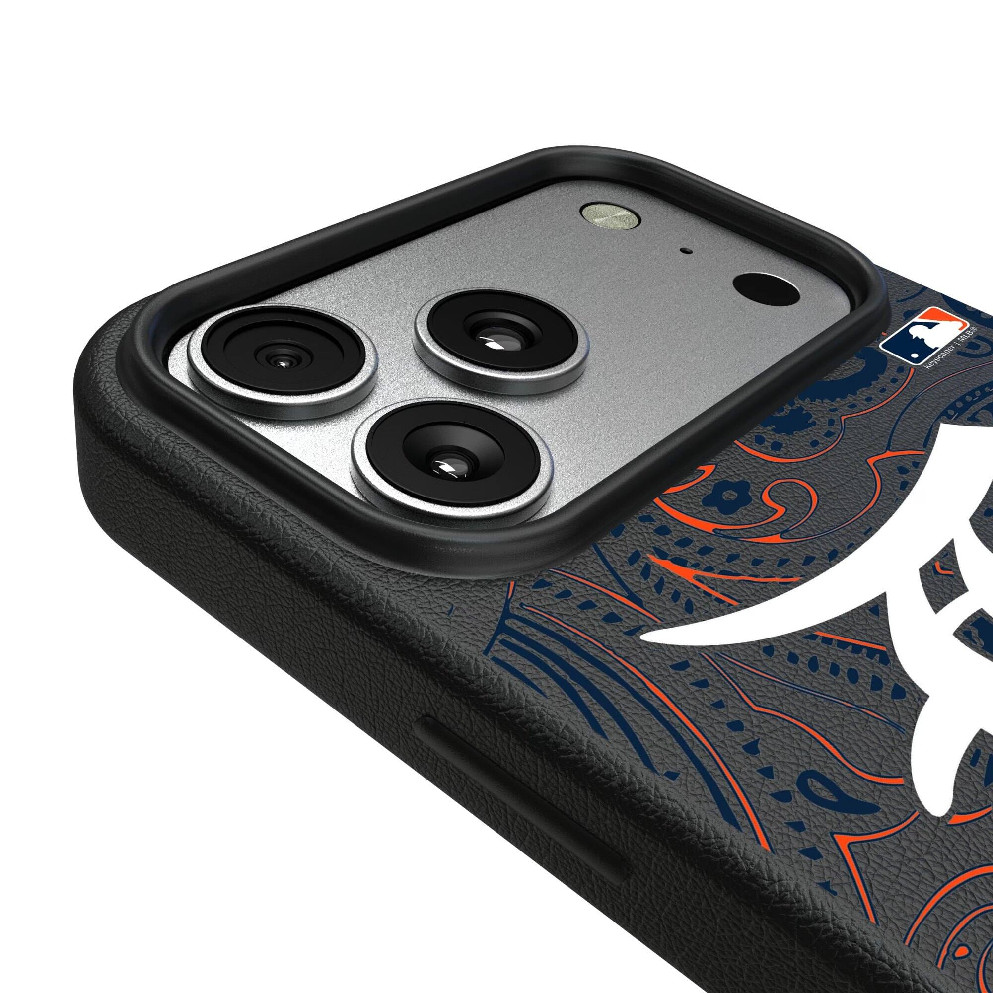 Alt View 2. Keyscaper - Detroit Tigers Paisley iPhone Magnetic Bump Case - 15 - Black.
