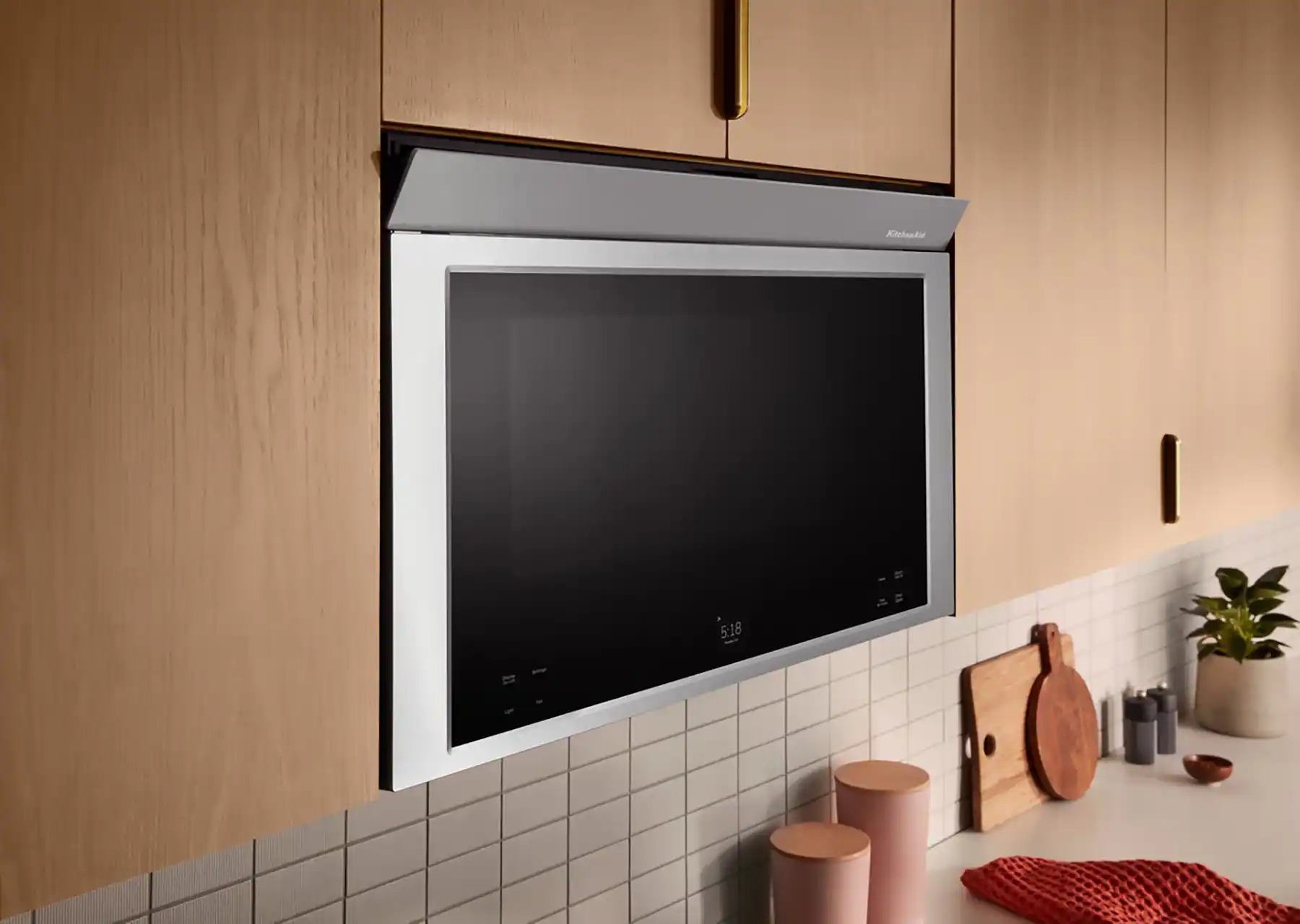 The text on the image reads "KitchenAid H 5:18."