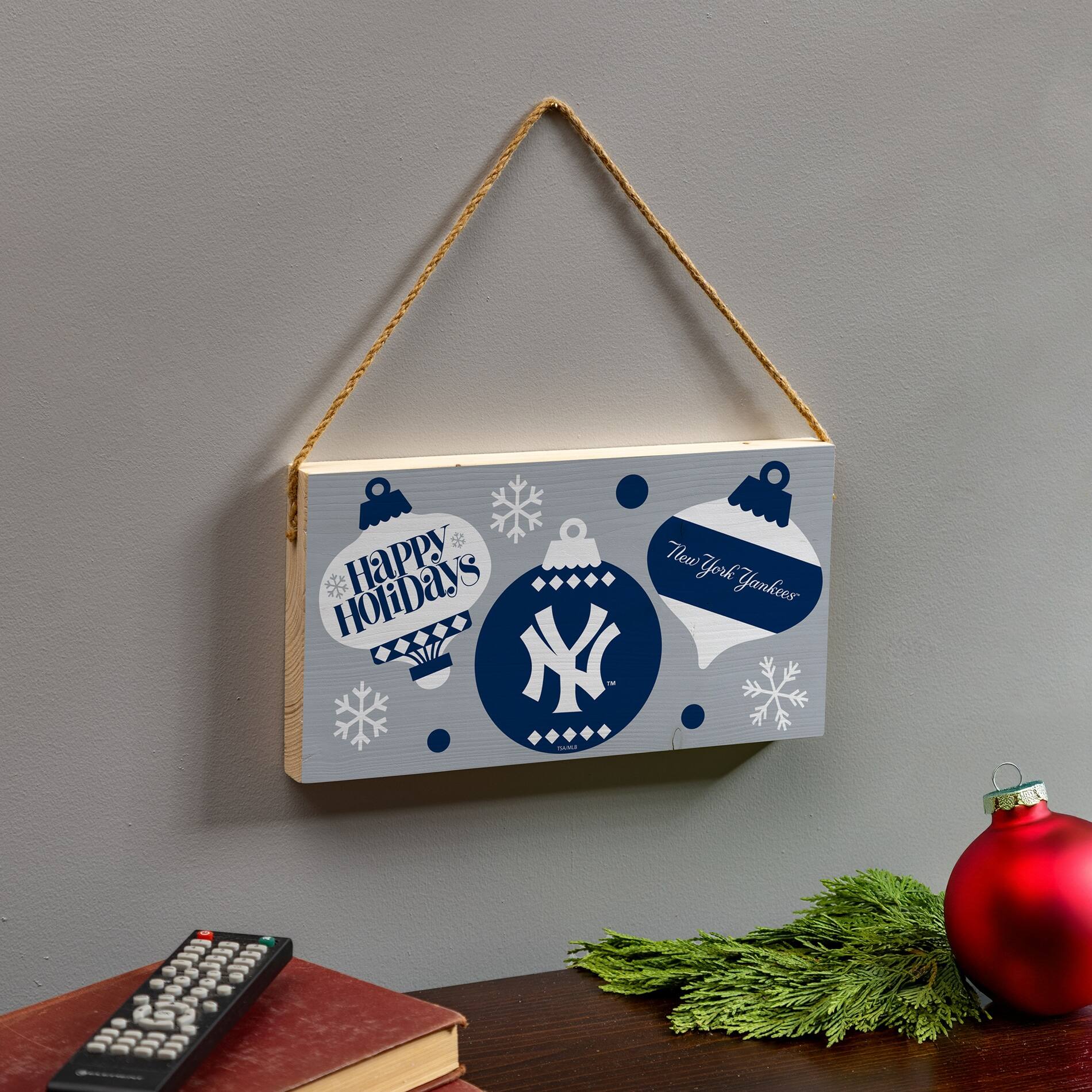 Happy Holidays  
New York Yankees