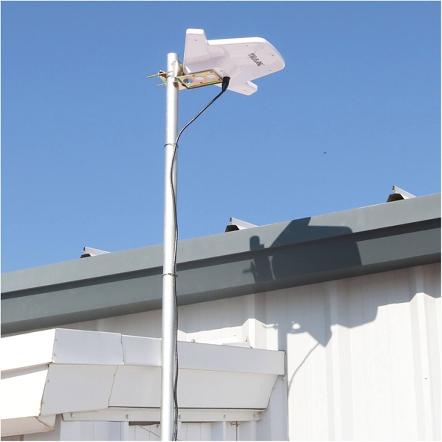 Alt View 1. Tram - Tram Hdtv Digital Hdtv Amplified Outdoor Antenna For Home Or Rv Head Replacement - White.