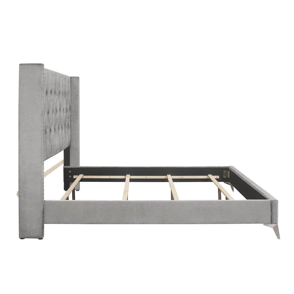 New Classic Furniture - Huxley Wood Queen Bed - Gray
