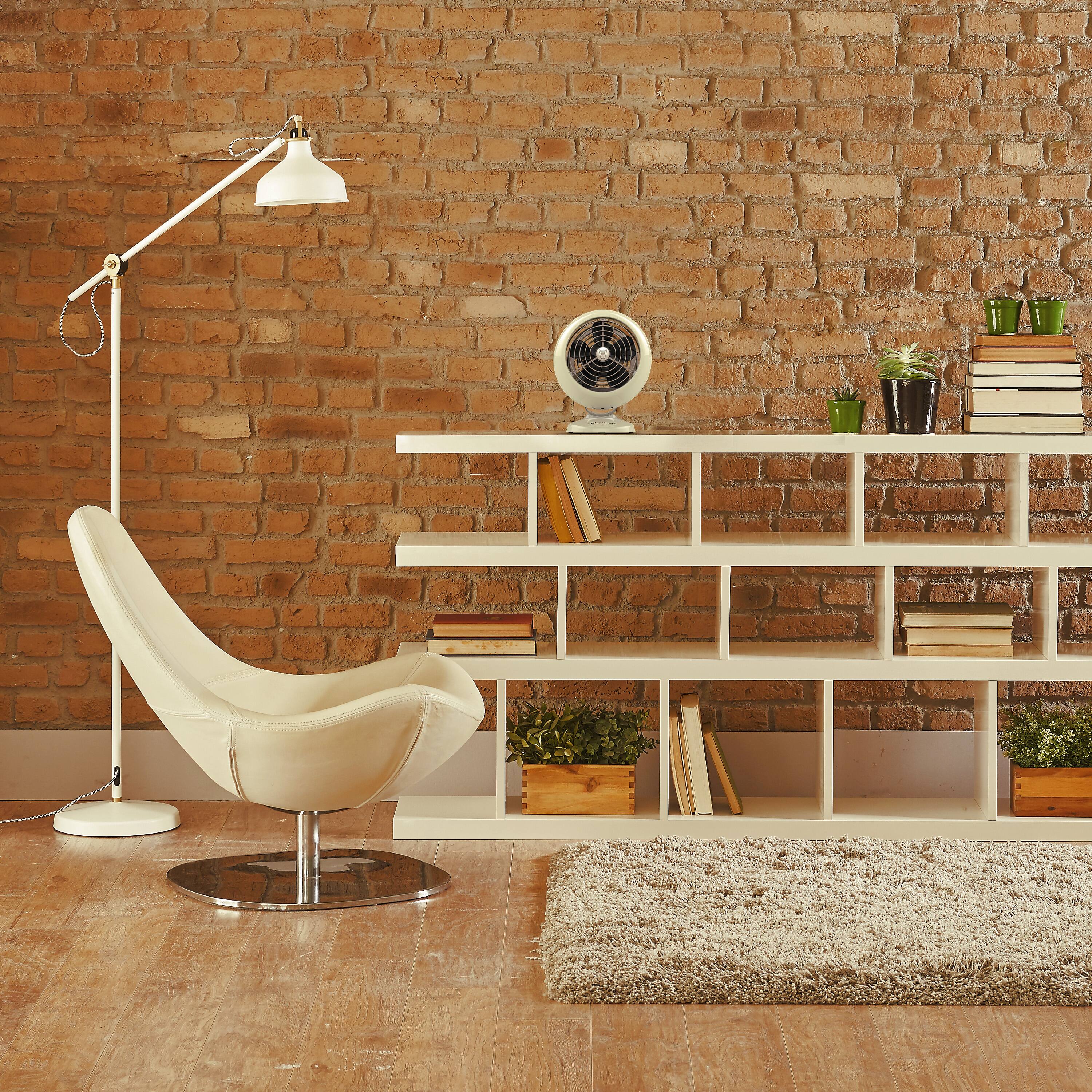 Angle. Vornado - Vfan Mini Classic White Circulator - White.