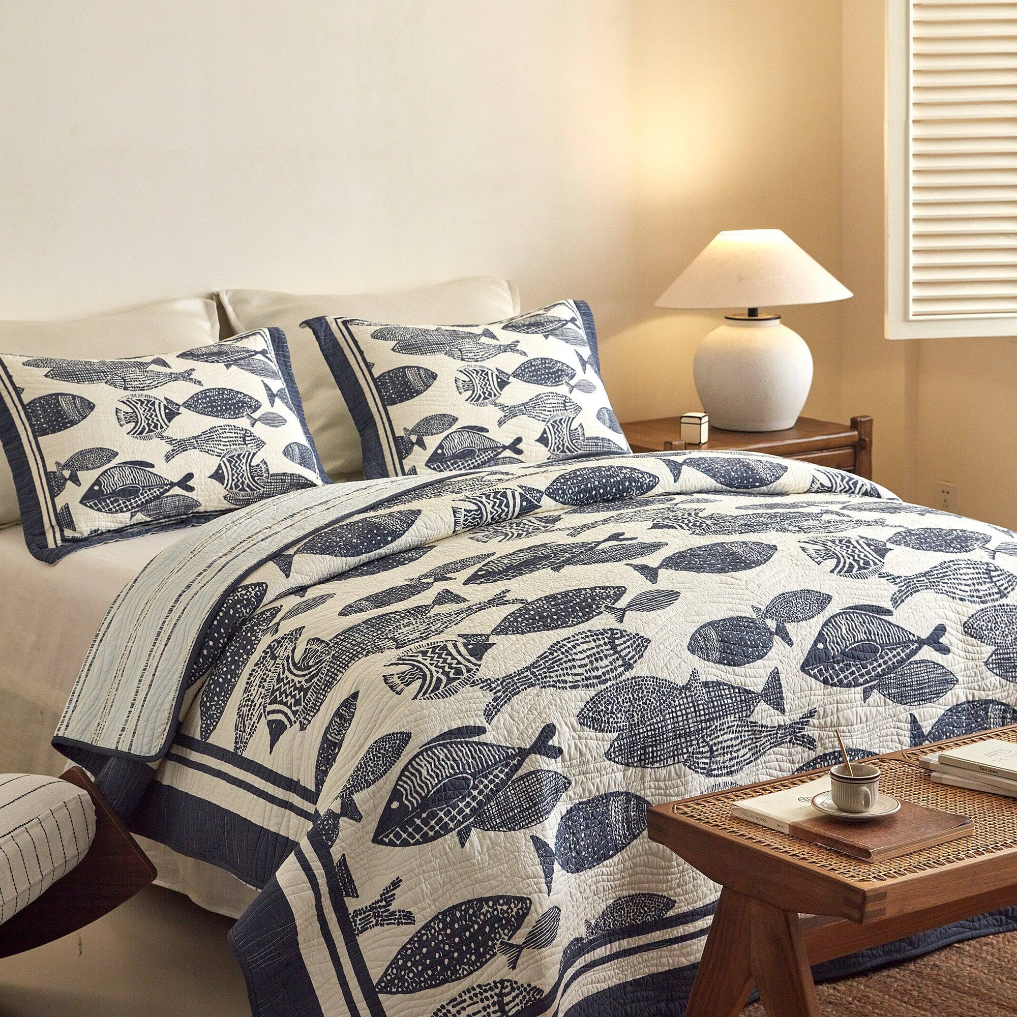 Angle. MarCielo - Marcielo 3 Piece 100% Cotton Nautical Fish Print Quilt Bedspread Set - Coastal Blue.