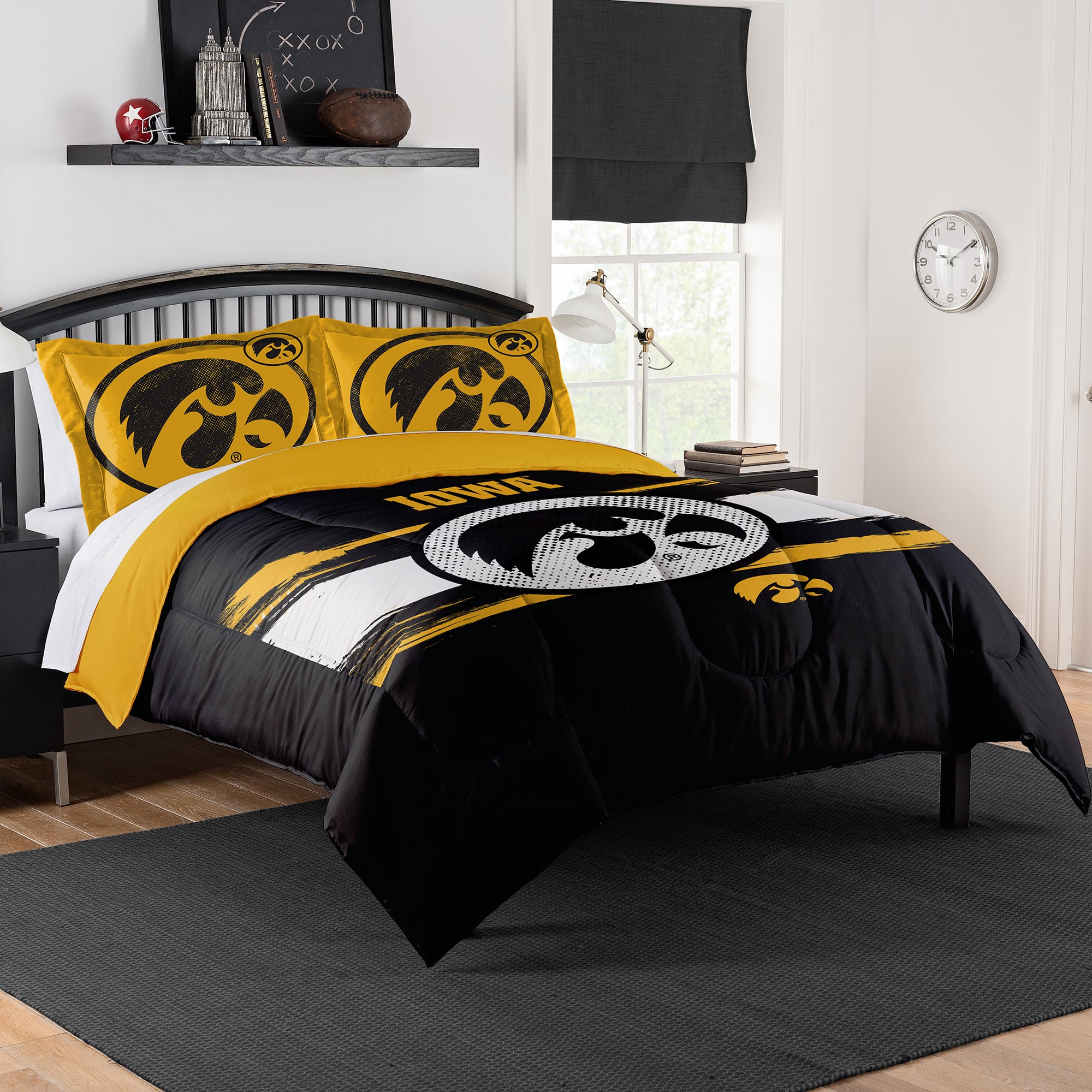 Sweet Home Collection - NCAA Iowa Hawkeyes Comforter & Sham Set- Full/Queen - Multicolored