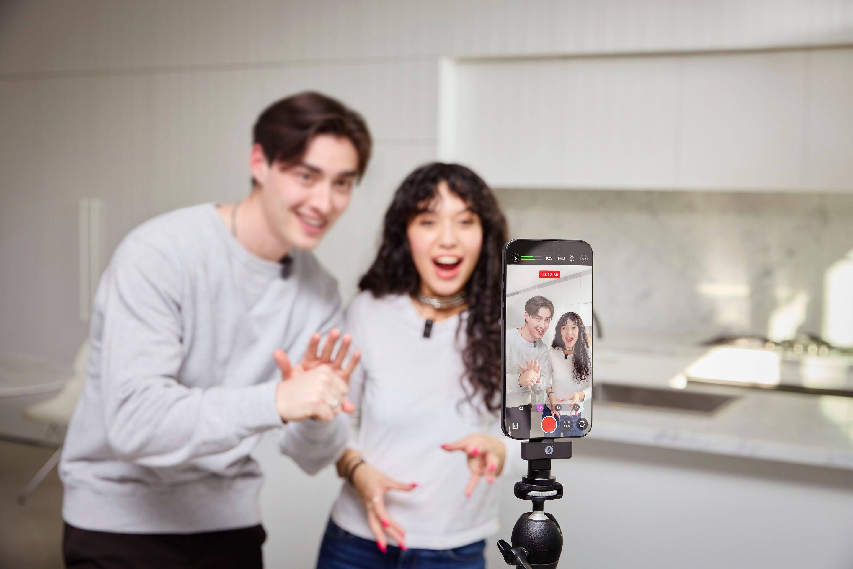 Alt View 20. RØDE - WIRELESS MICRO - Ultra Compact Wireless Microphone for USB-C Smartphones - Black.