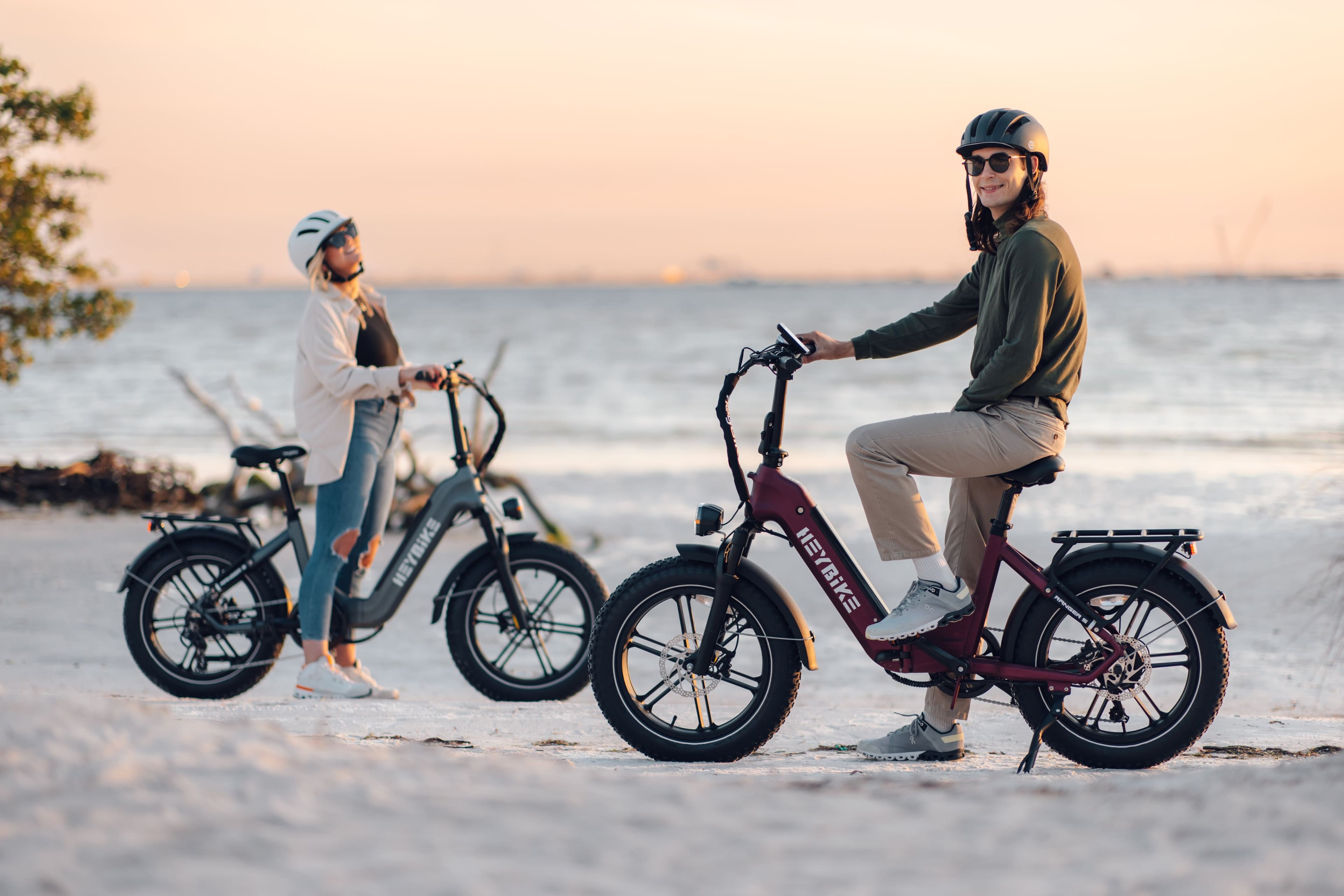 The text on the image reads "HEAUKE HEYBIKE."