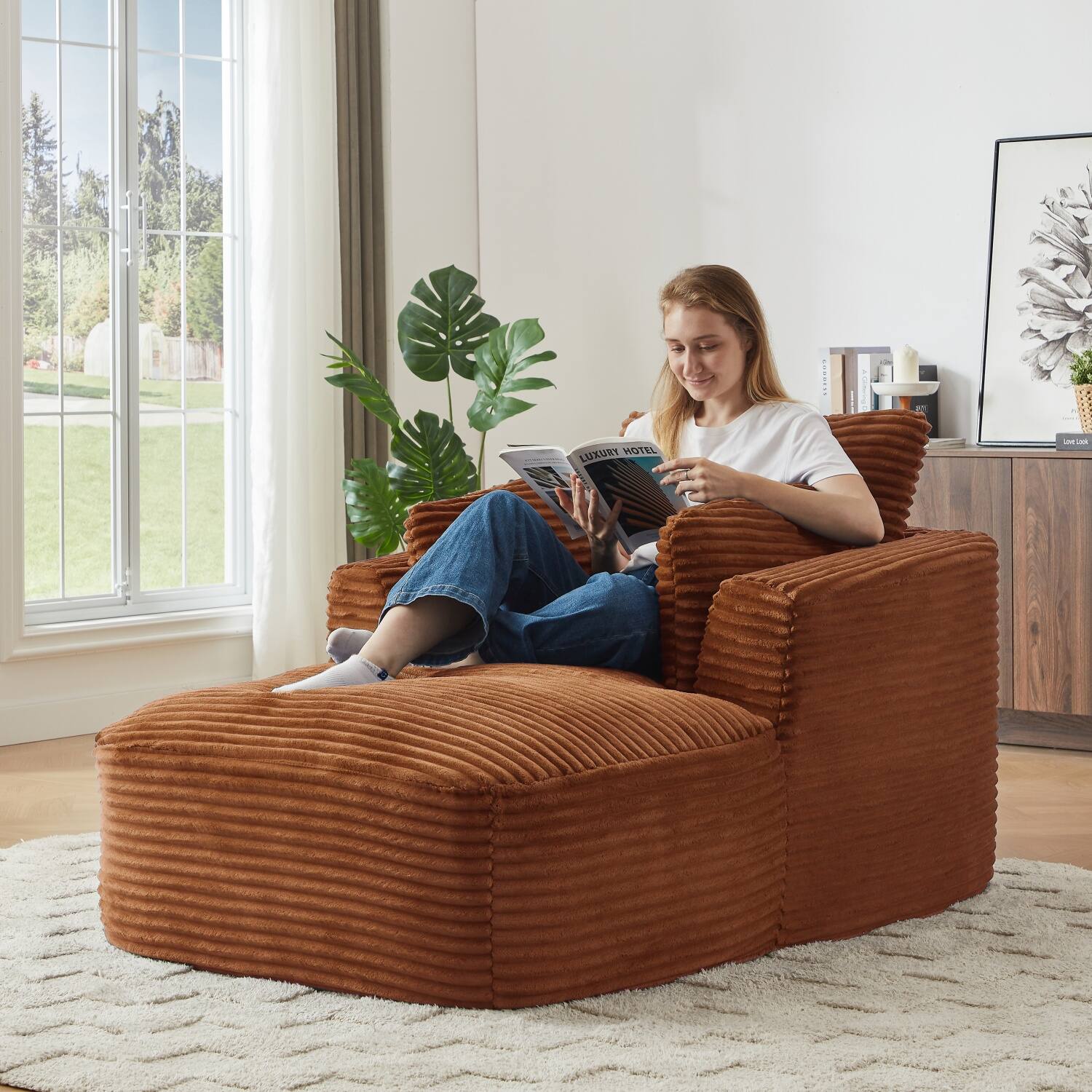 JJSSRR  
LUXURY HOTEL