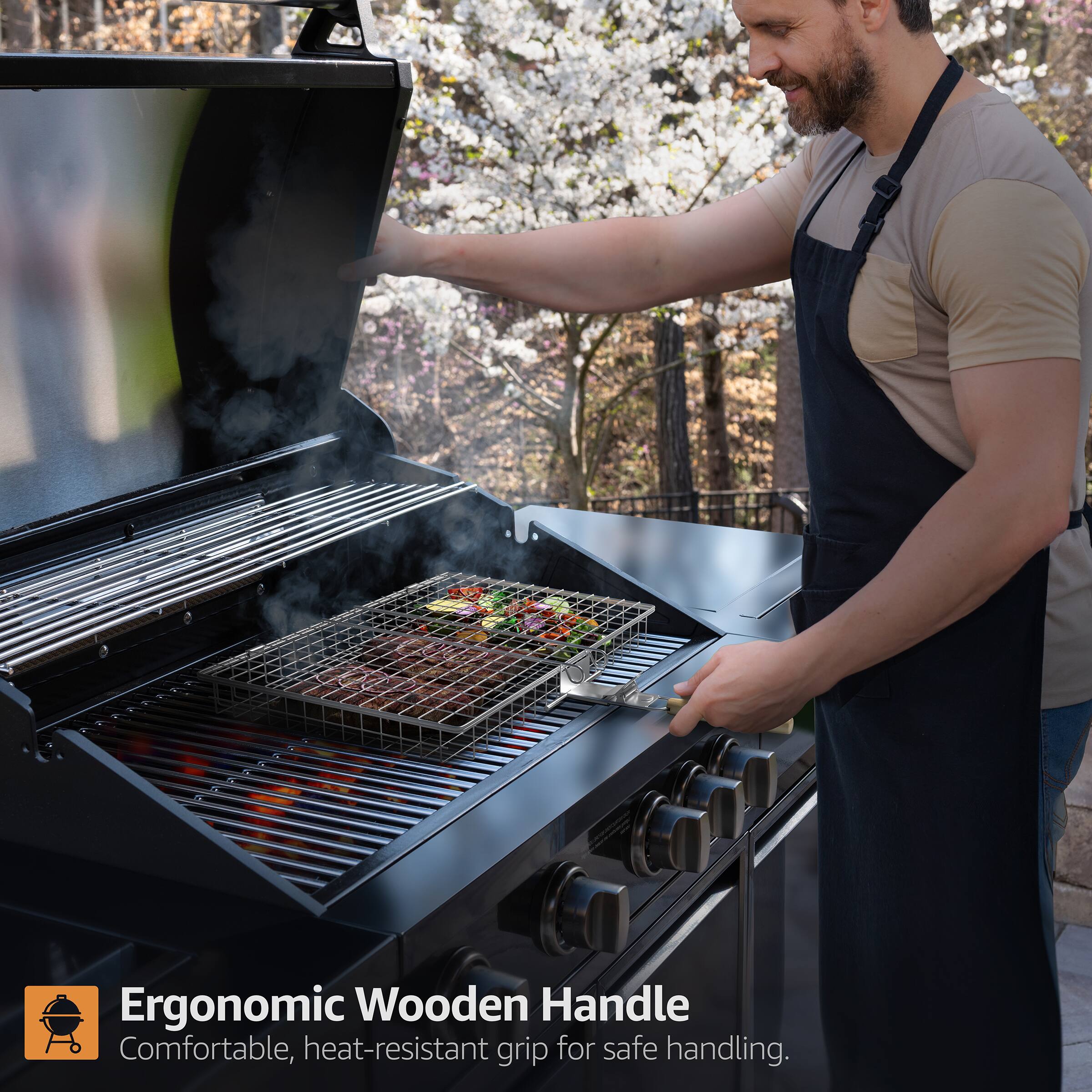 Ergonomic Wooden Handle  
Comfortable, heat-resistant grip for safe handling.