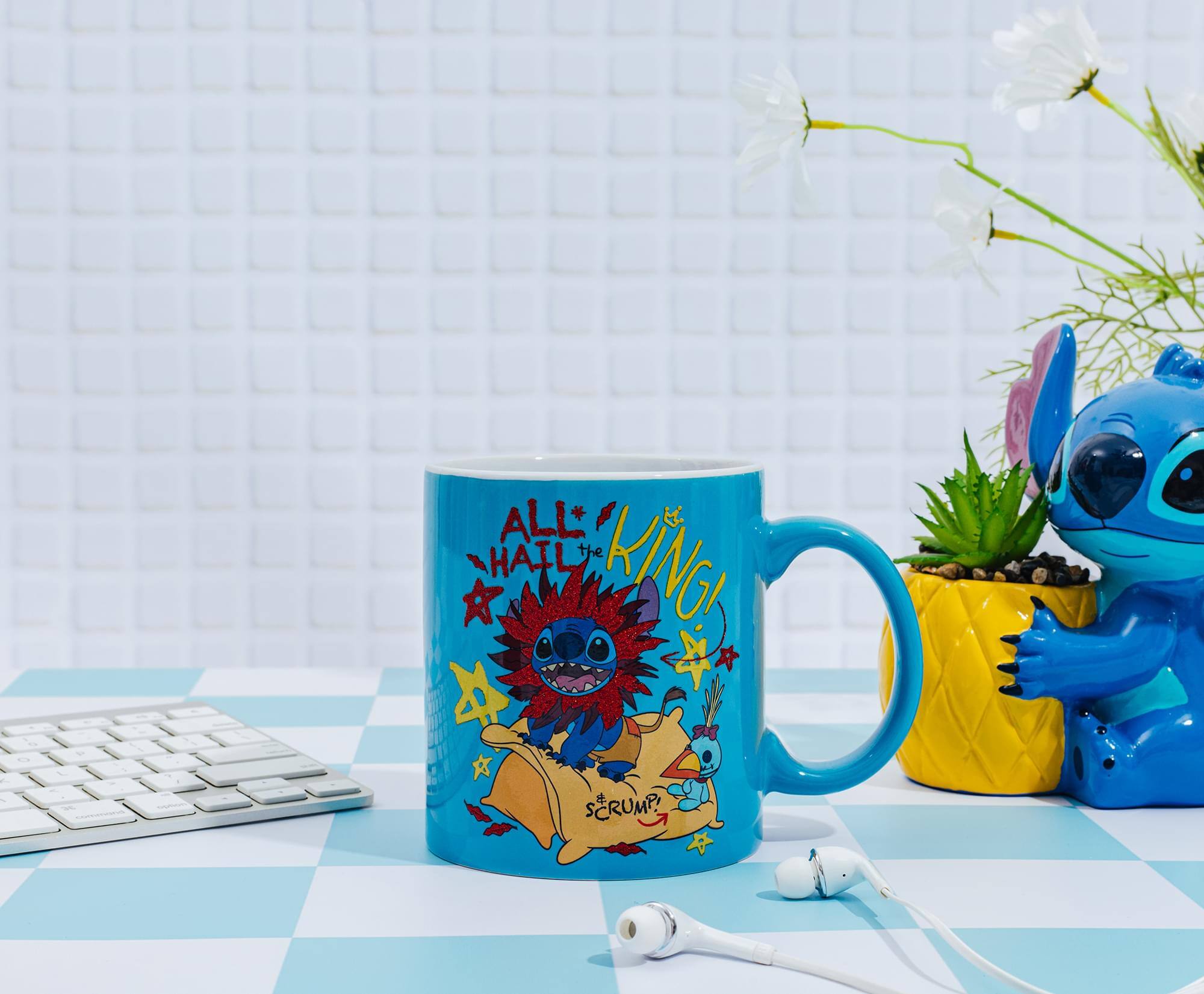 All hail the king!  
Trump!