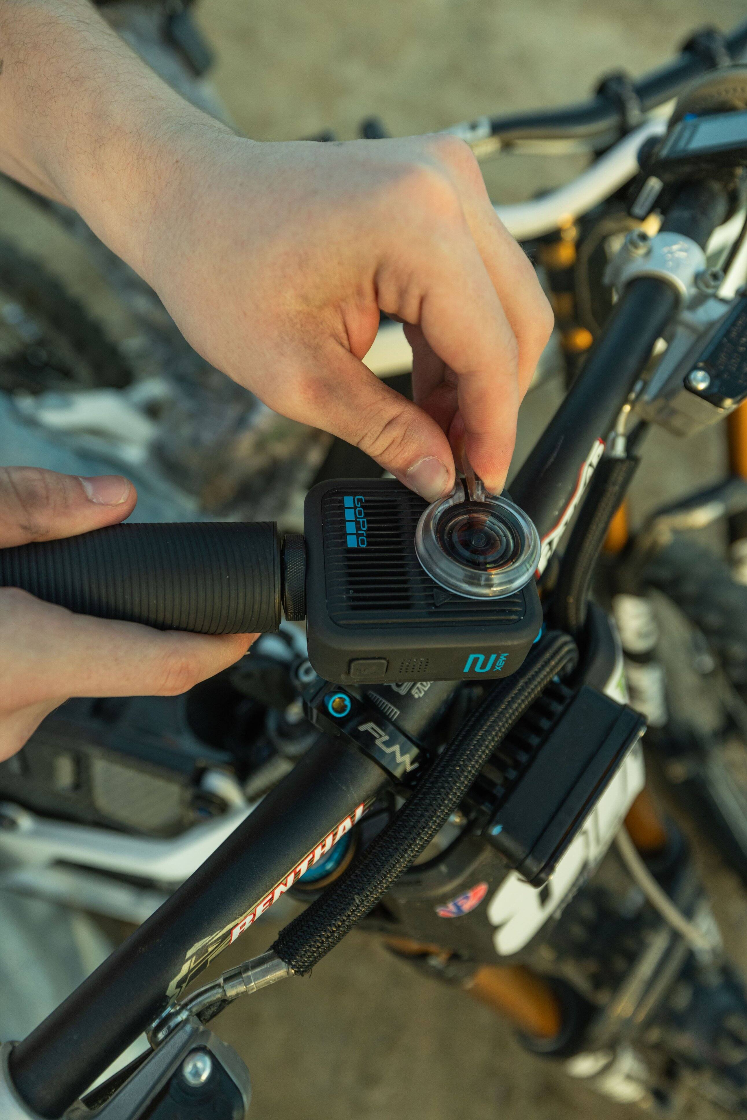 GoPro  
DC  
FLNN  
HA  
RENTHA  
REN  
MBx