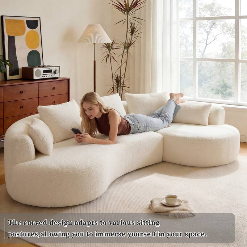 The curved design adapts to various sitting postures, allowing you to immerse yourself in your space.