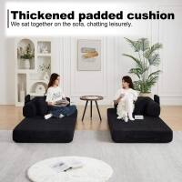 Thickened padded cushion  
We sat together on the sofa, chatting leisurely.