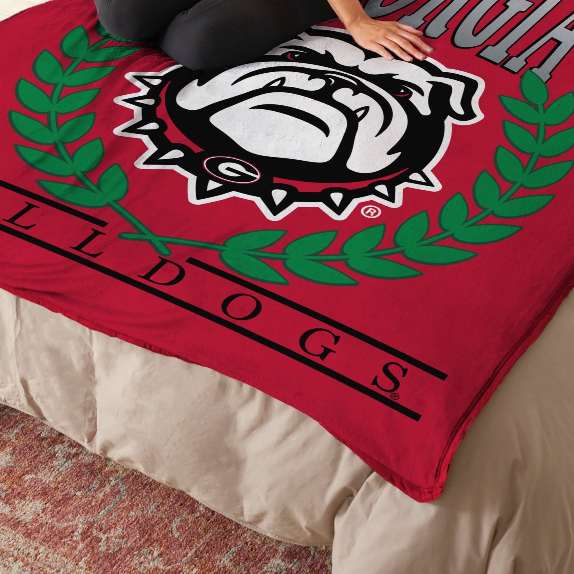 Alt View 2. Northwest - Georgia Bulldogs 46" x 60" Plateau Silk Touch Throw Blanket - Multicolor.