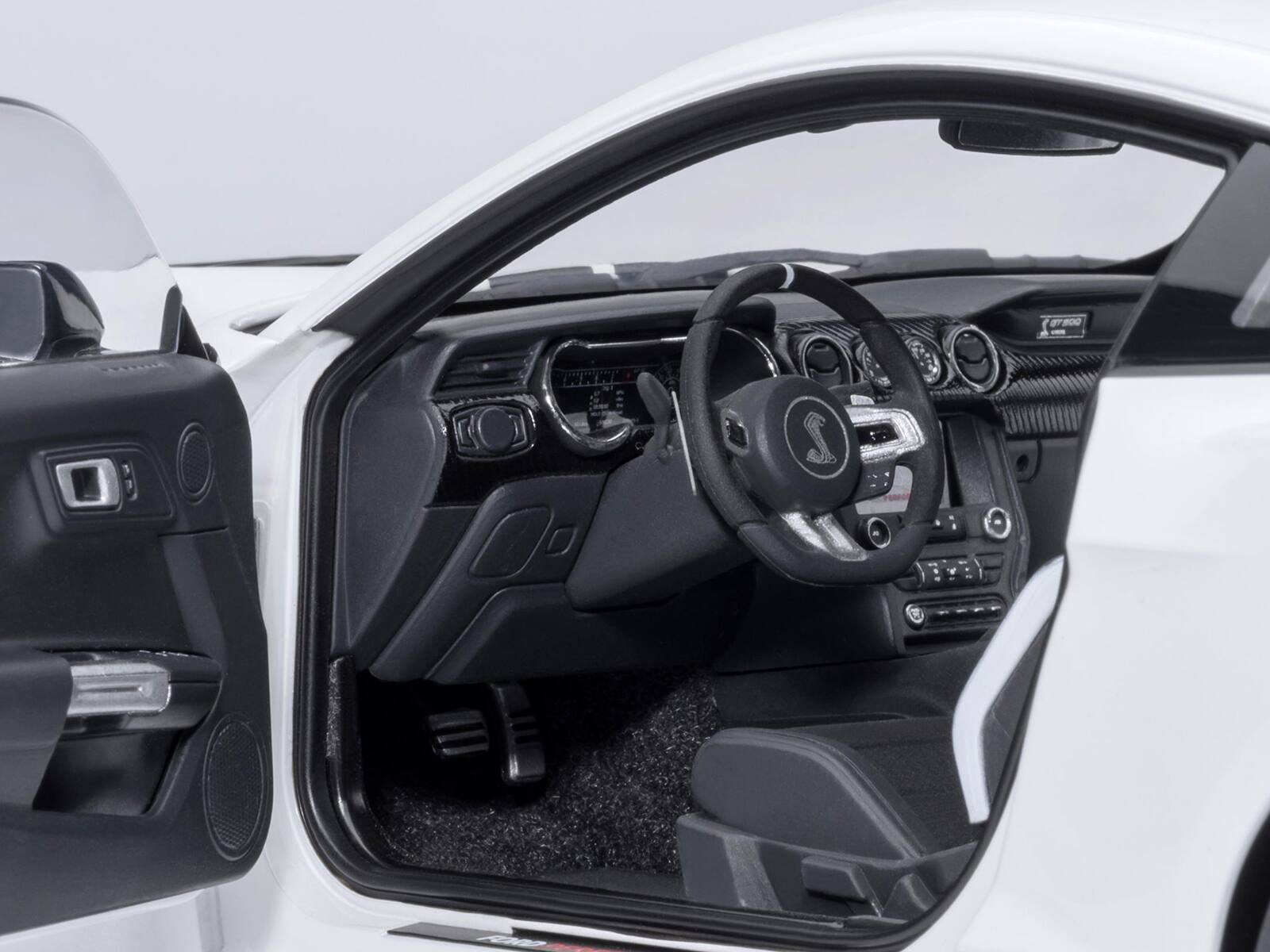Alt View 3. Autoart - Ford Mustang Shelby GT500 Oxford White with Black Stripes 1/18 Model Car by Autoart.