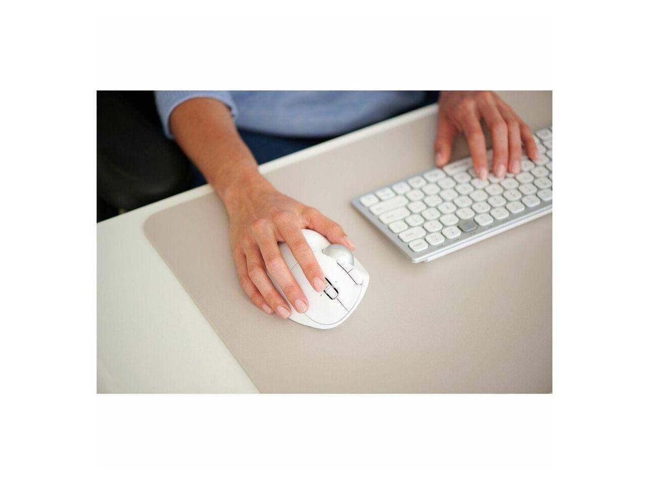 Alt View 5. Kensington - Kensington Pro Fit™ Ergo TB550 Trackball - Optical - Wireless - Bluetooth/Radio Frequency - 2.40 GHz - White.