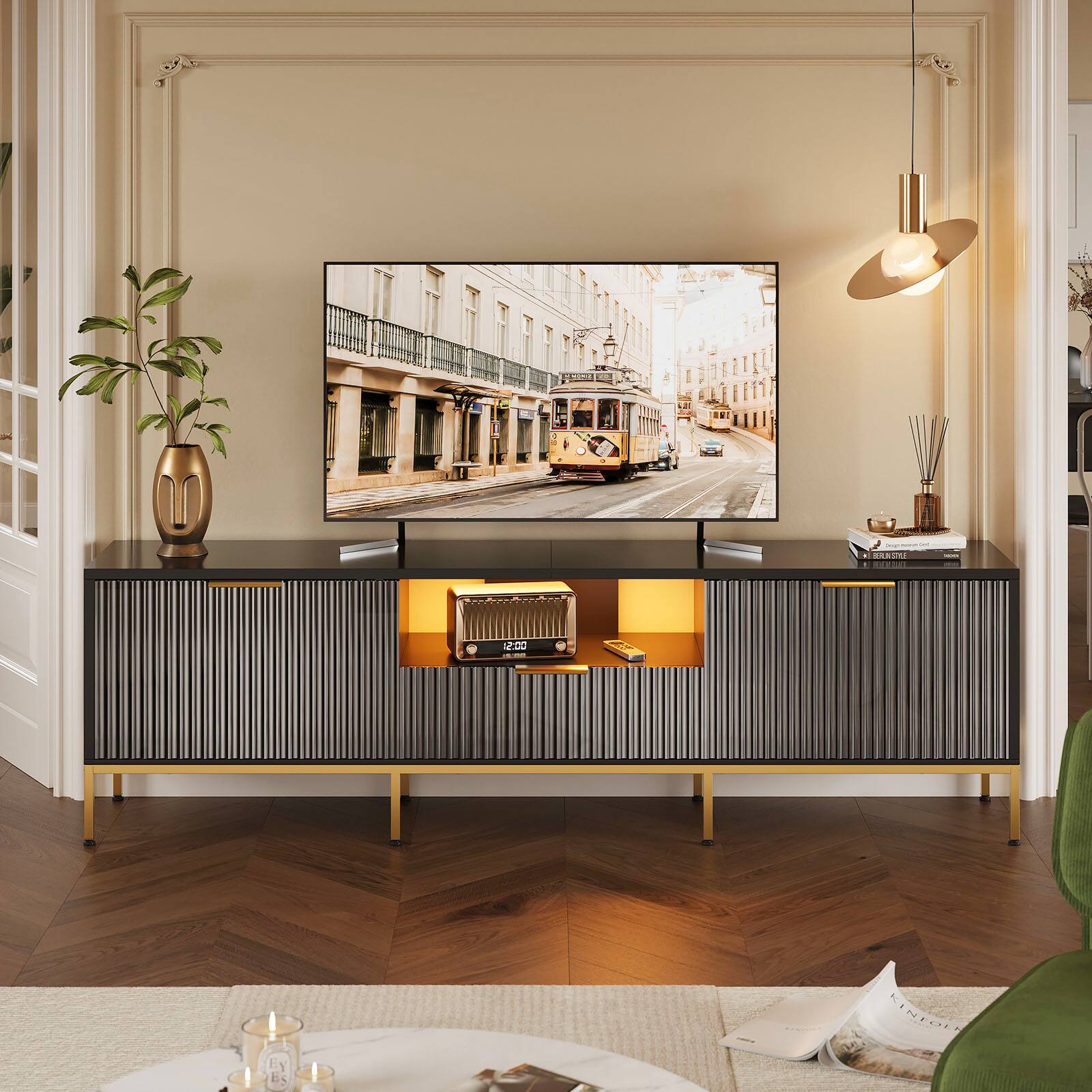 The text in the image is:

"0 BNAUN 120 9 bs KINIOU"