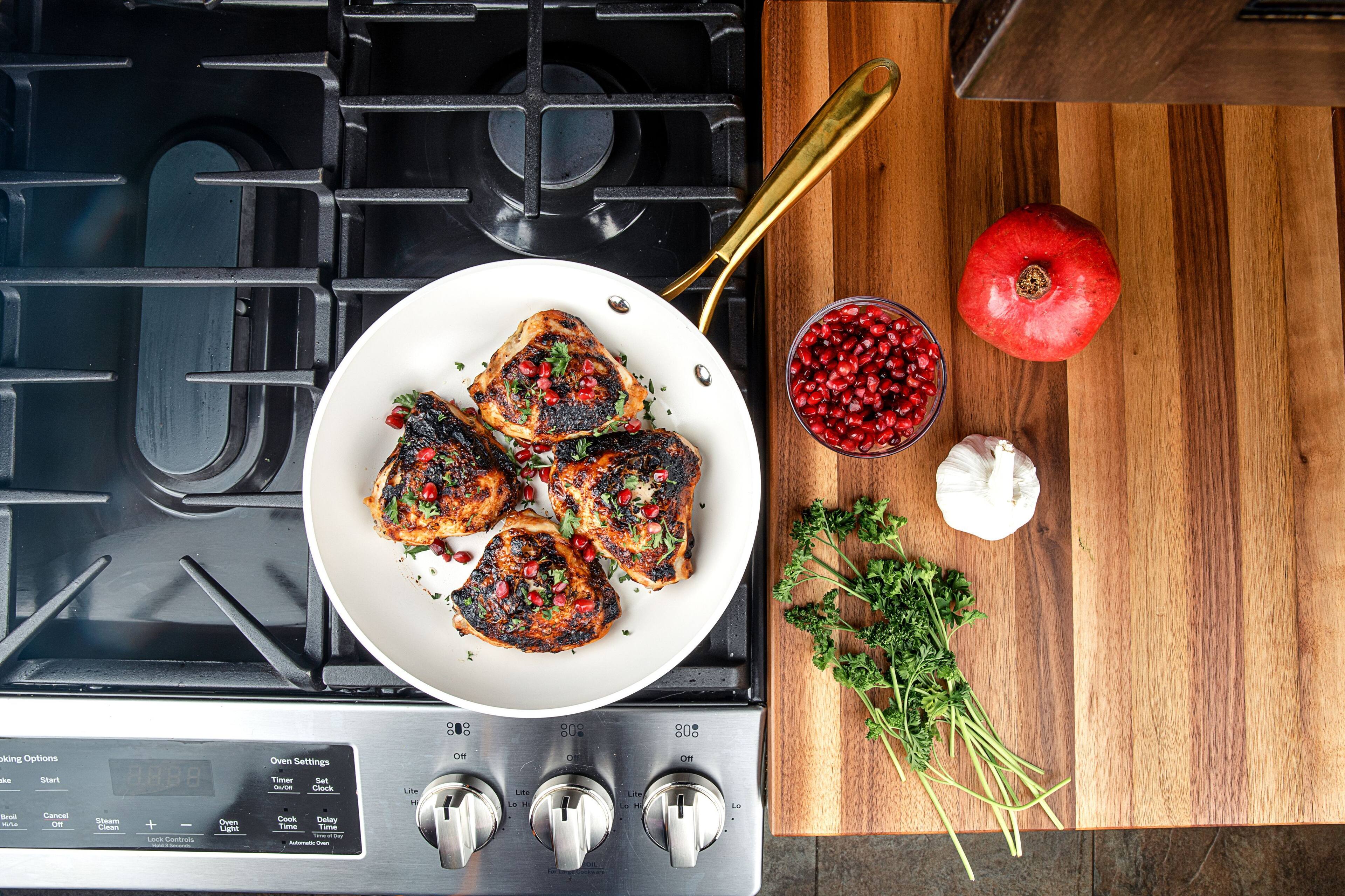 808 808 808  
Cooking Options  
Start Cancel Bake Broil Oven Clean Steam Light Oven Light  
1 - OR 8.8.88  
Steam Oven Clean  
Oven Settings  
Timer Set Clock Cook Time Delay Light  
ON Line A H 4 dda Lita E T On L