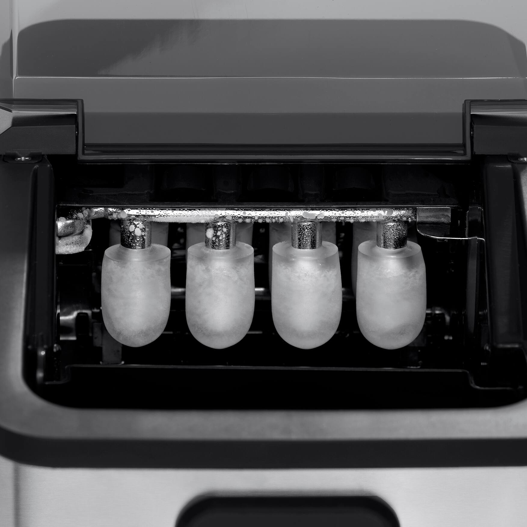 Alt View 9. NewAir - Newair Mini Countertop Bullet Ice Maker in Stainless Steel, 26lbs/Day - Stainless Steel.