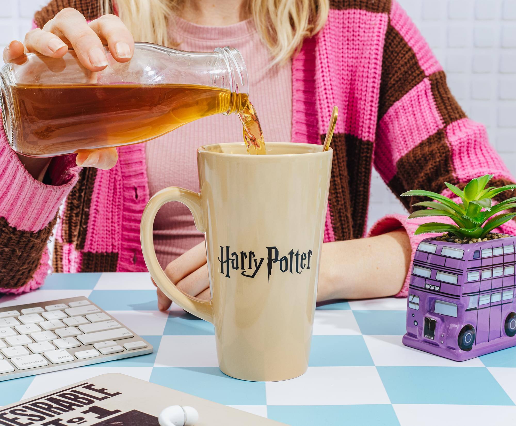 Harry Potter  
UNDESIRED  
TO