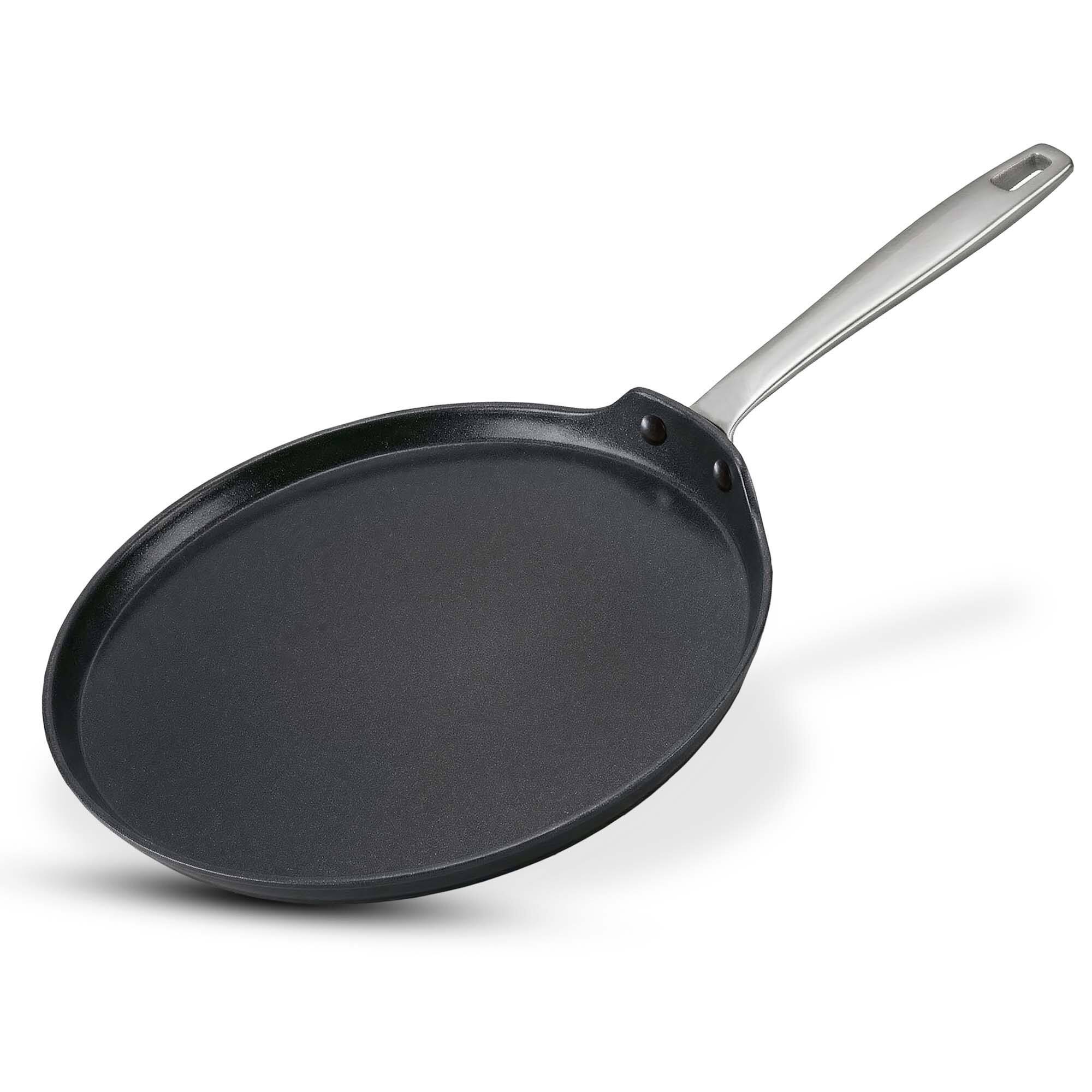 Angle. Alva - Alva Maestro 10-inch Ceramic Nonstick Crepe Pan - Black.