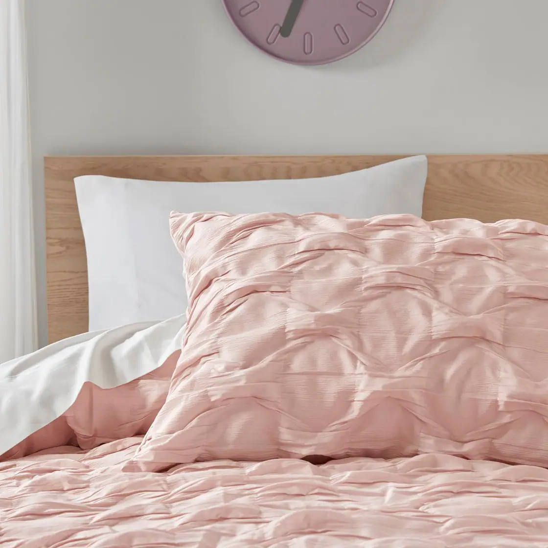 Alt View 2. Gracie Mills - Gracie Mills Blanca Comforter Set - Pink.