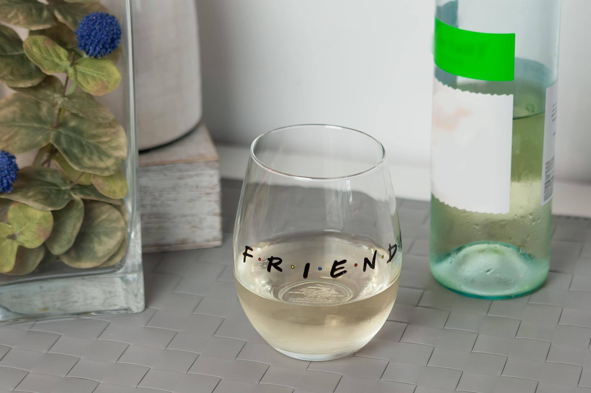 Alt View 3. Silver Buffalo - Friends Logo 20oz Stemless Wine Glass - Clear.