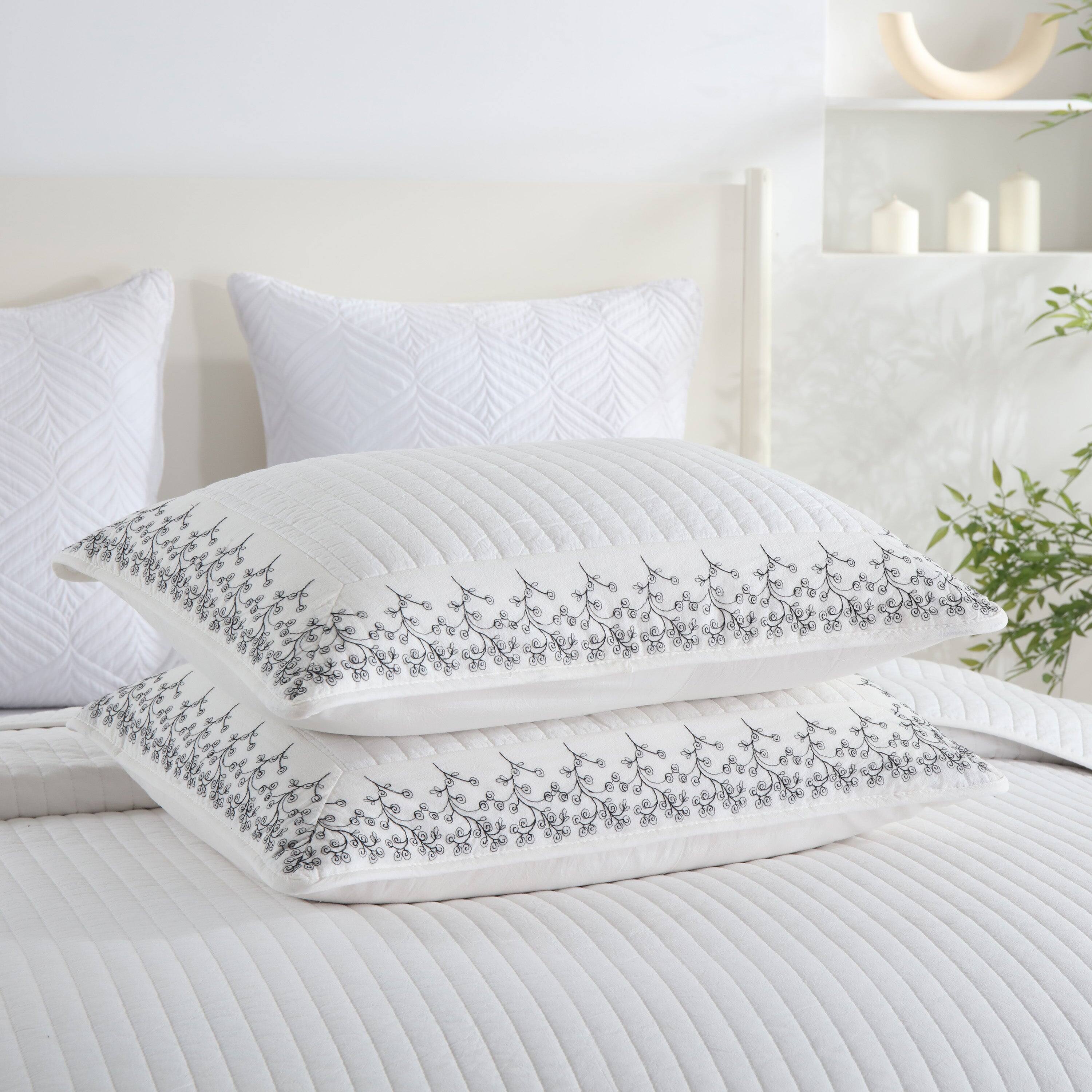 Left. MarCielo - Marcielo 3 Piece 100% Cotton Embroidery Floral Quilt Set Bedspread Set - White.