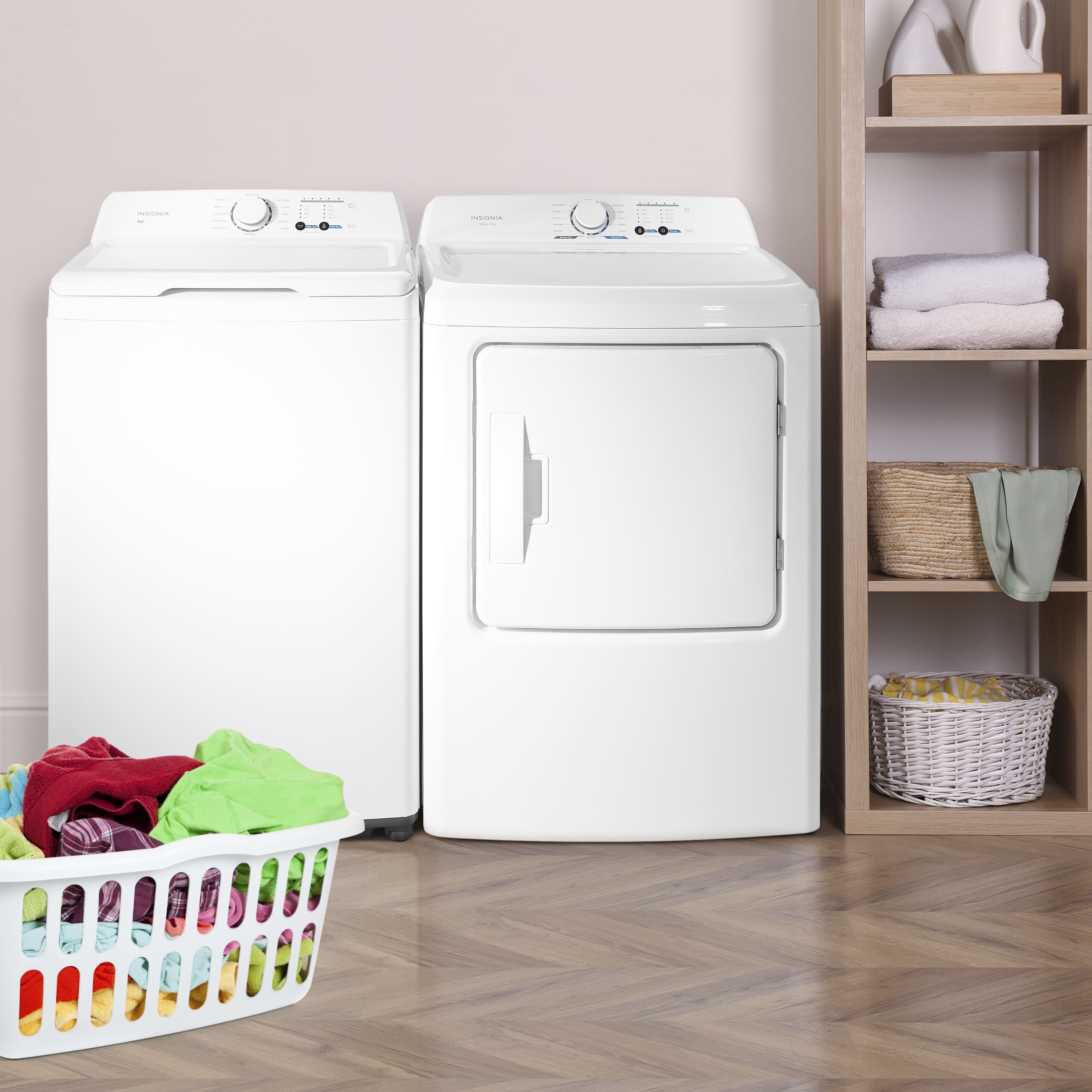 Alt View 1. Insignia™ - 3.7 Cu. Ft. High Efficiency 12-Cycle Top-Loading Washer - White.