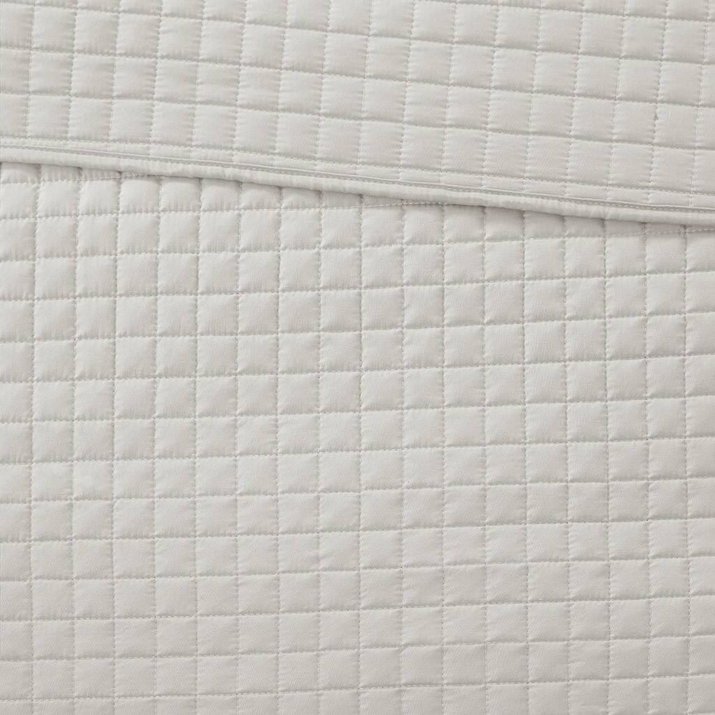 Alt View 5. Gracie Mills - Gracie Mills Geoffrey 3 Piece Reversible Quilt Set - Grey.