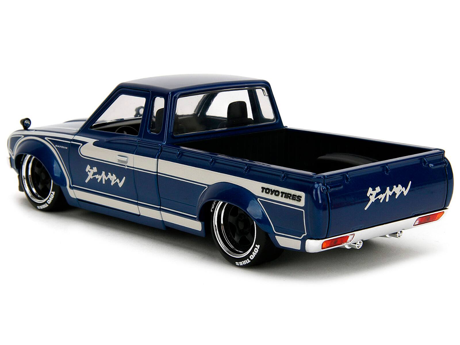 PATSU W TOYO  
TOYO TIRES  
TOYO W