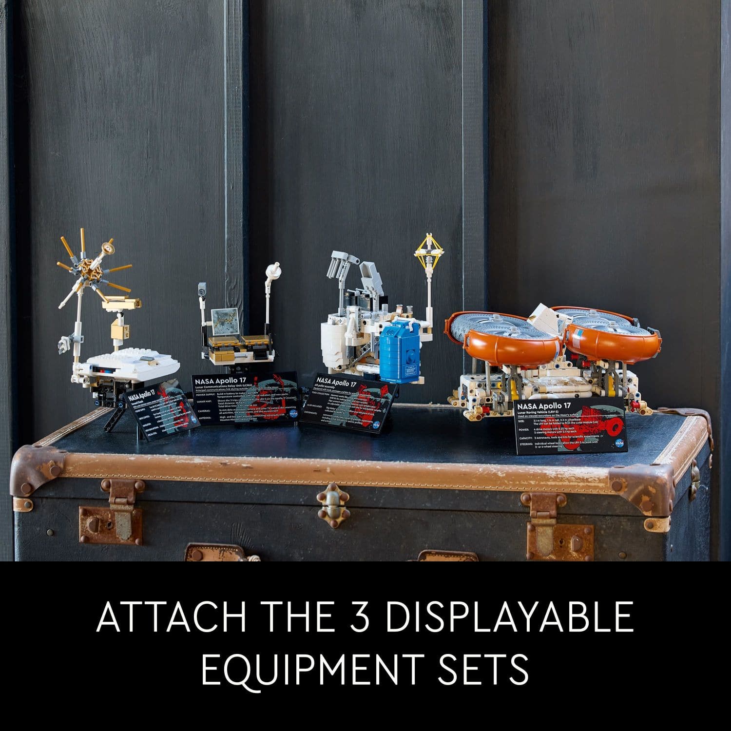Attach the 3 displayable equipment sets.