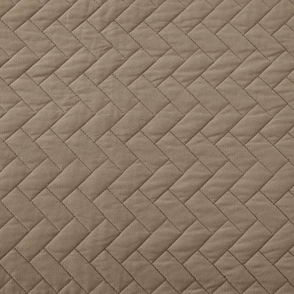 Alt View 5. Gracie Mills - Gracie Mills Ria Solid Oversized Herringbone Quilt Set - Taupe.