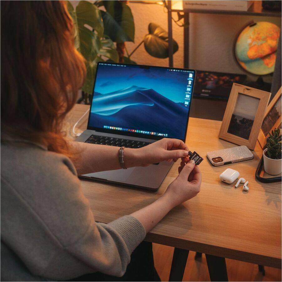 Alt View 2. Verbatim - 64GB PRO 600X MICROSDXC MEMORY CARD W/ADAPTR UHS-I V10 U1 CLASS 10.