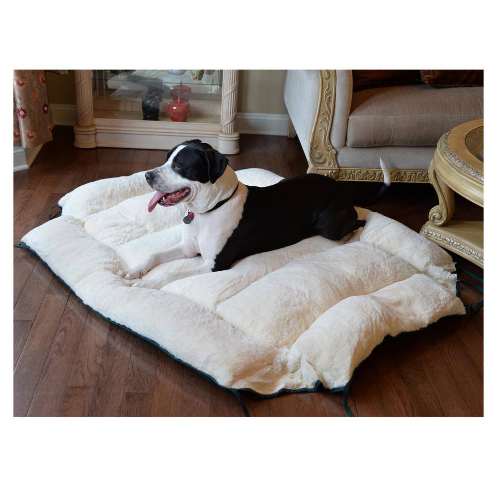 Alt View 1. Armarkat - Large Laurel Green and Ivory Pet Bed And Mat - Green.