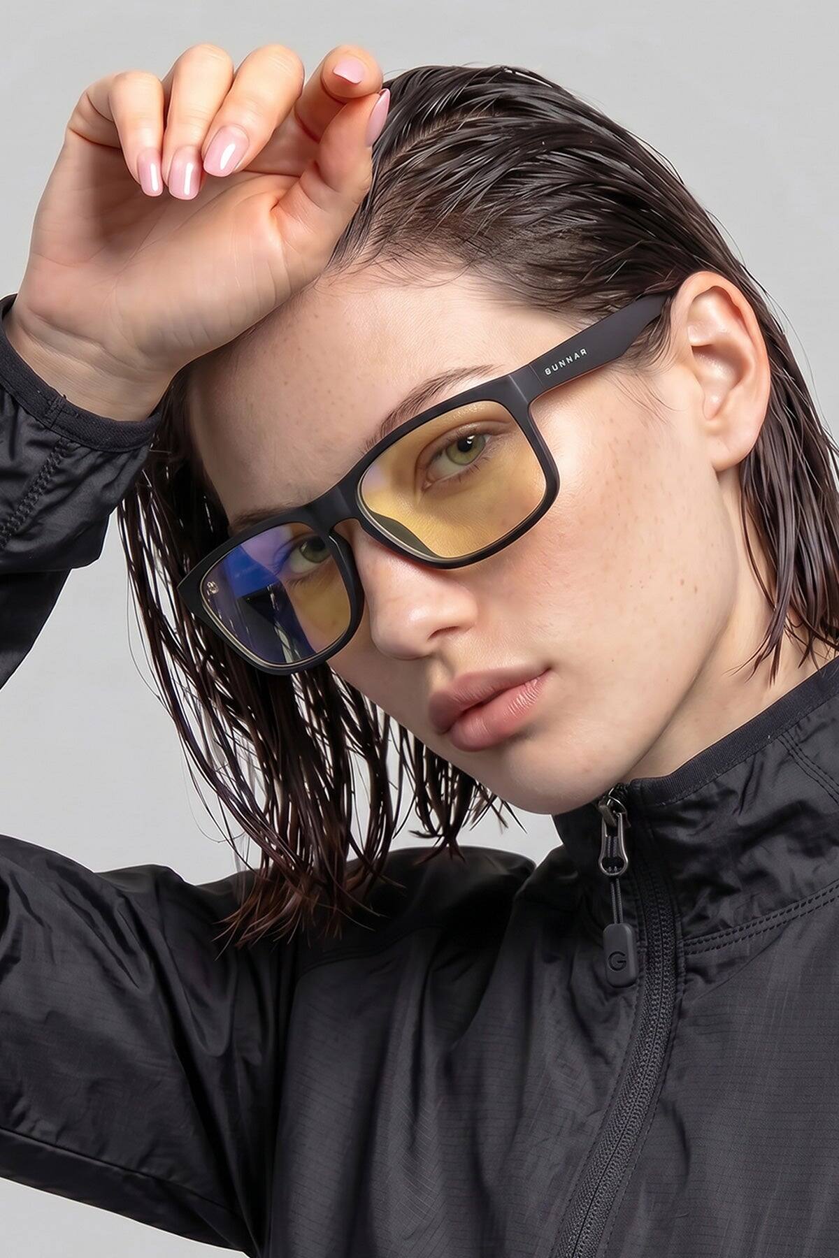 Alt View 4. GUNNAR - GUNNAR Gaming Glasses  -  Intercept, Onyx, Clear Neutral Lens - Blue Light Blocking, For Cross Room Veiwing - Onyx.
