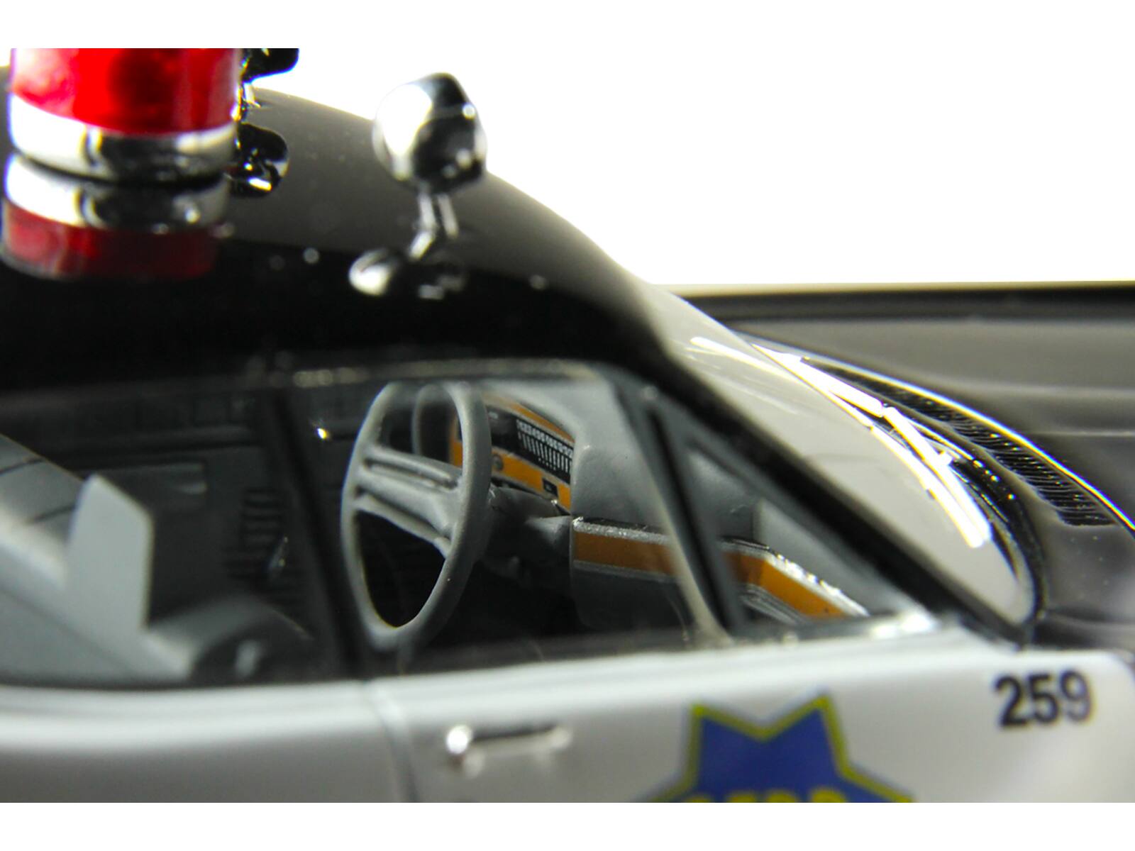 Angle. Goldvarg Collection - 1970 Ford Custom Police Car San Francisco Police Department Black and White Limited Edition to 200 pieces Worldwide 1/43 - Black and White.