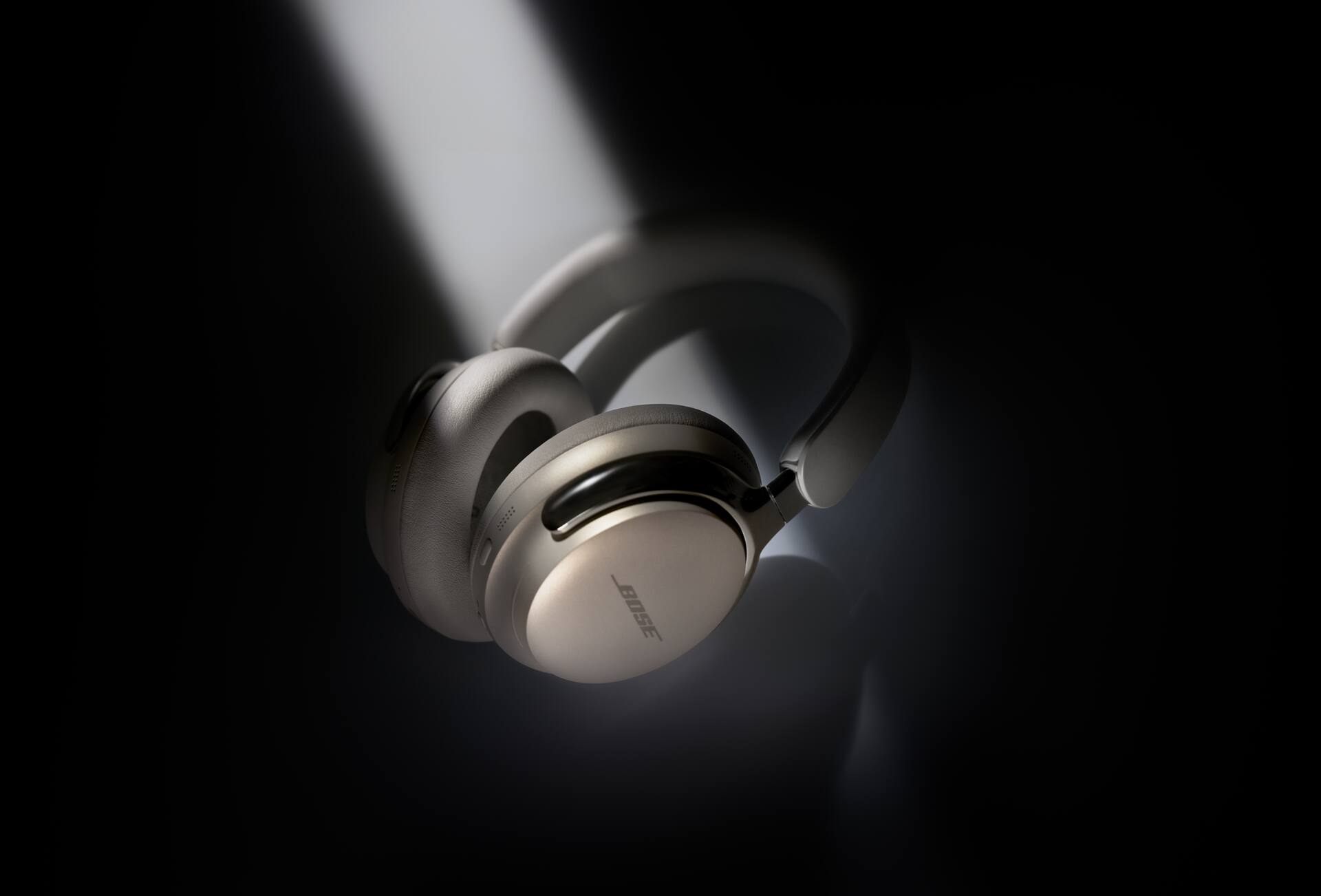 Bose Ultra Wireless Noise Cancelling Over the Ear