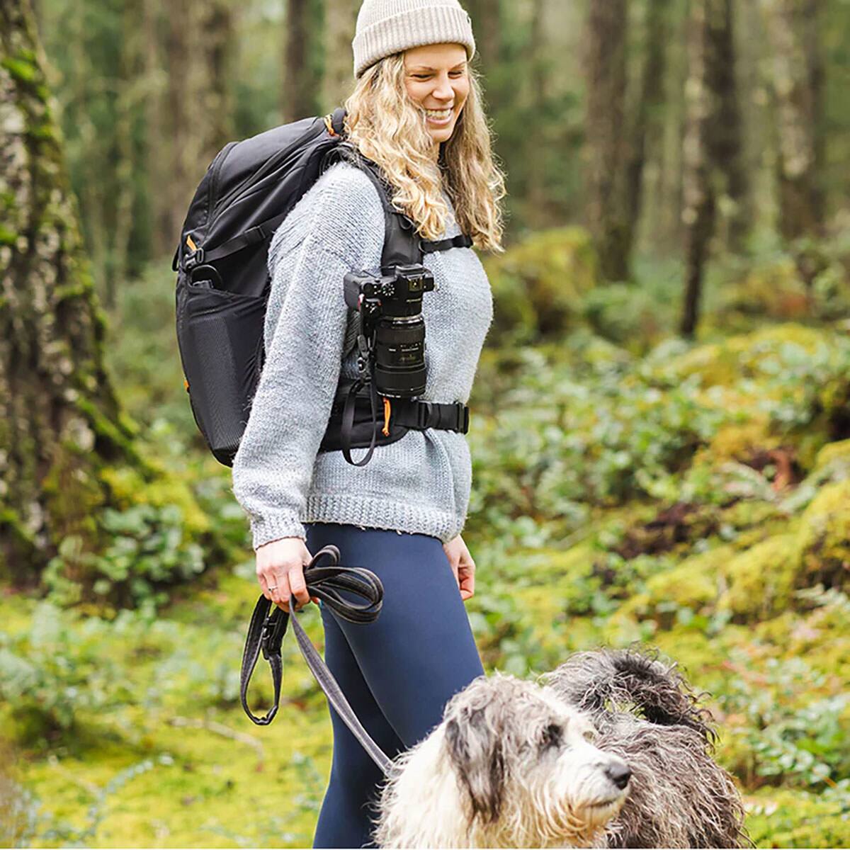 Alt View 3. Cotton Carrier - Cotton Carrier Hyker 25L Daypack - Photography Black.