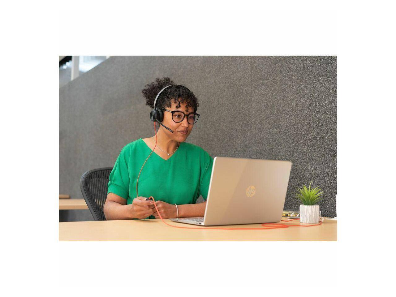 Alt View 7. HP - Poly Blackwire 8225 USB-C Stereo Headset - Noise Cancelling Mic - TAA Compliant - Red.