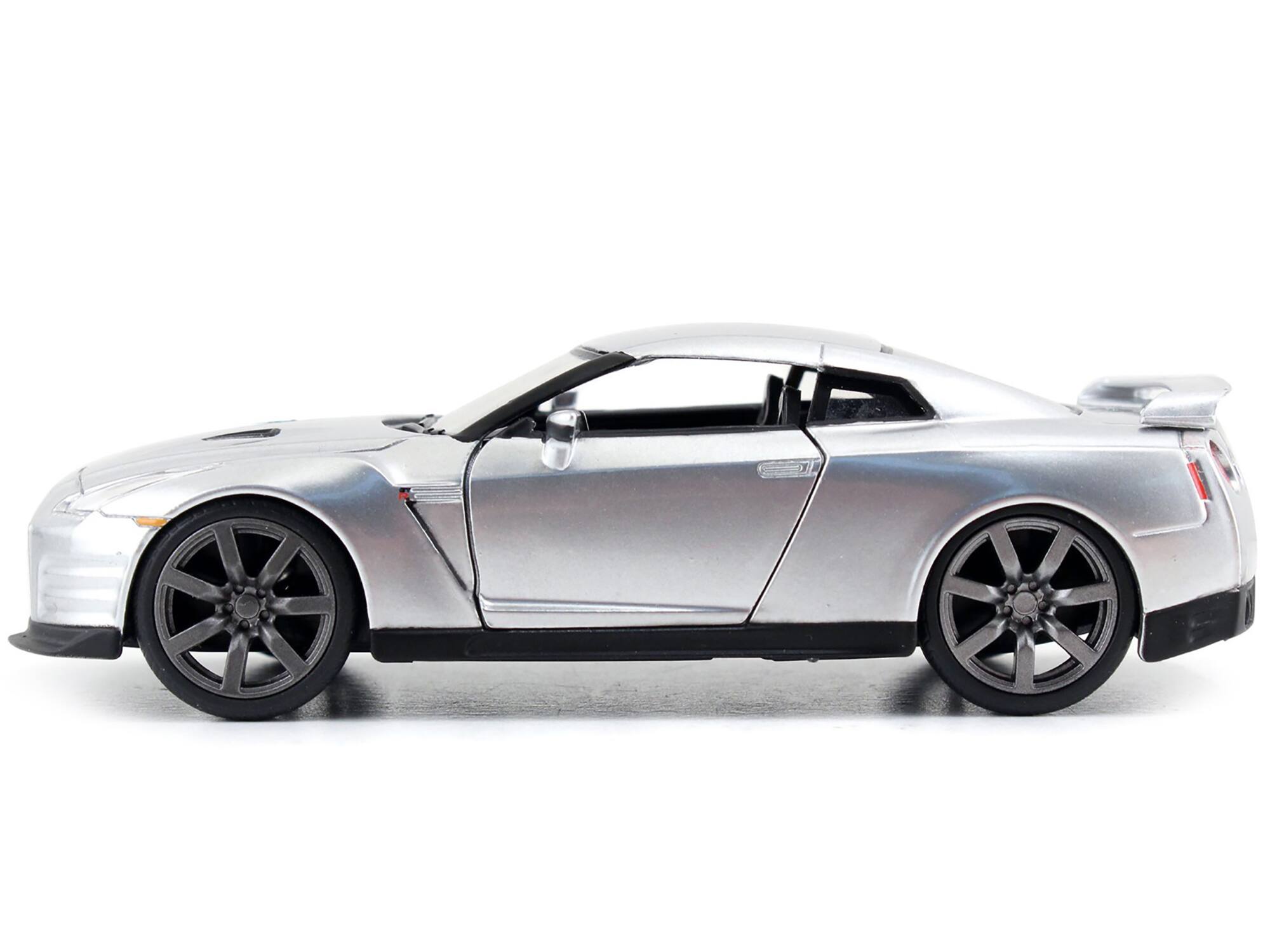 Angle. Jada - Brian's Nissan GT-R (R35) Silver Metallic "Fast & Furious" Movie 1/32 Diecast Model Car by Jada - Silver Metallic.