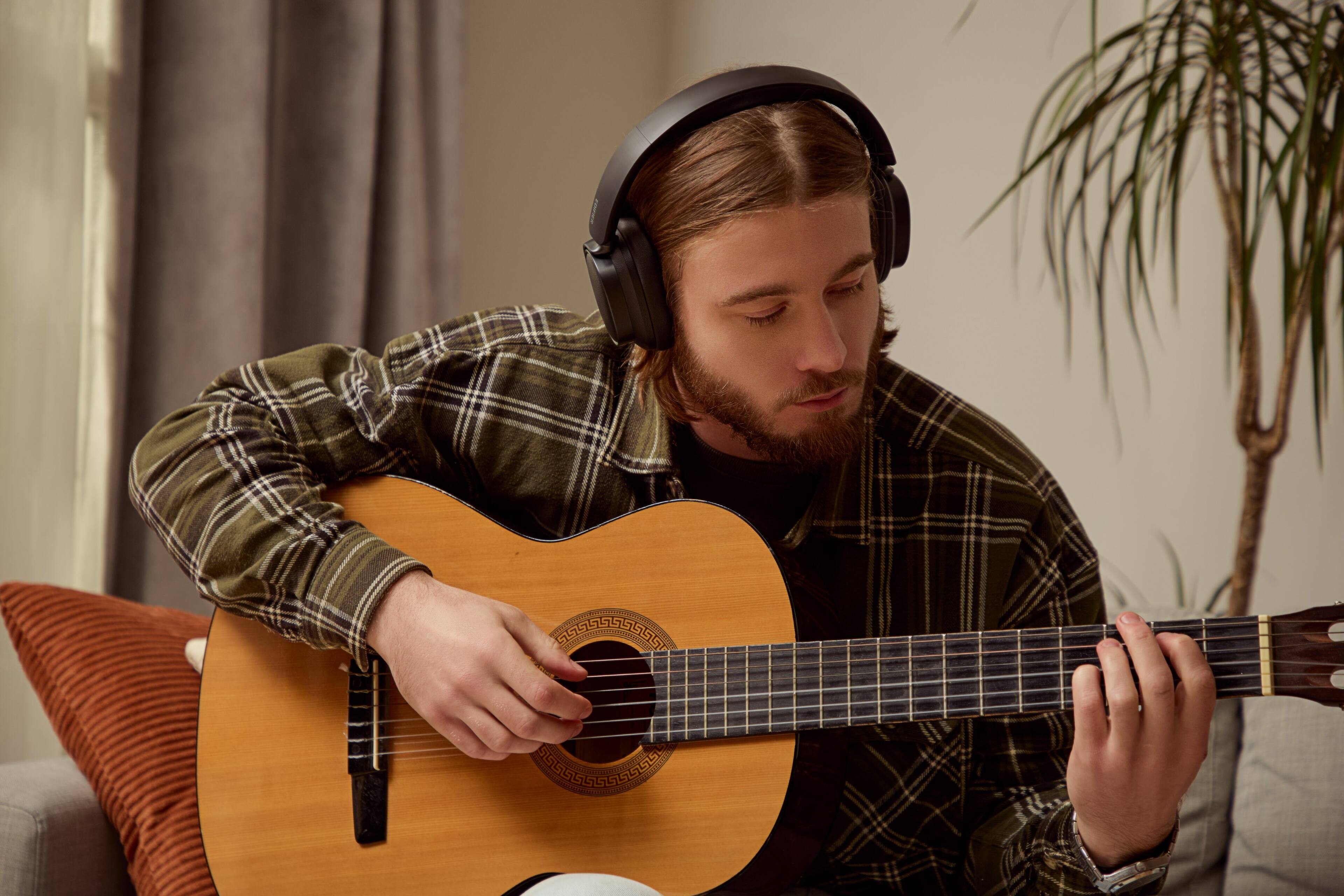 Alt View 4. Edifier - ES850NB Active Noise Cancelling Headphones - Black.