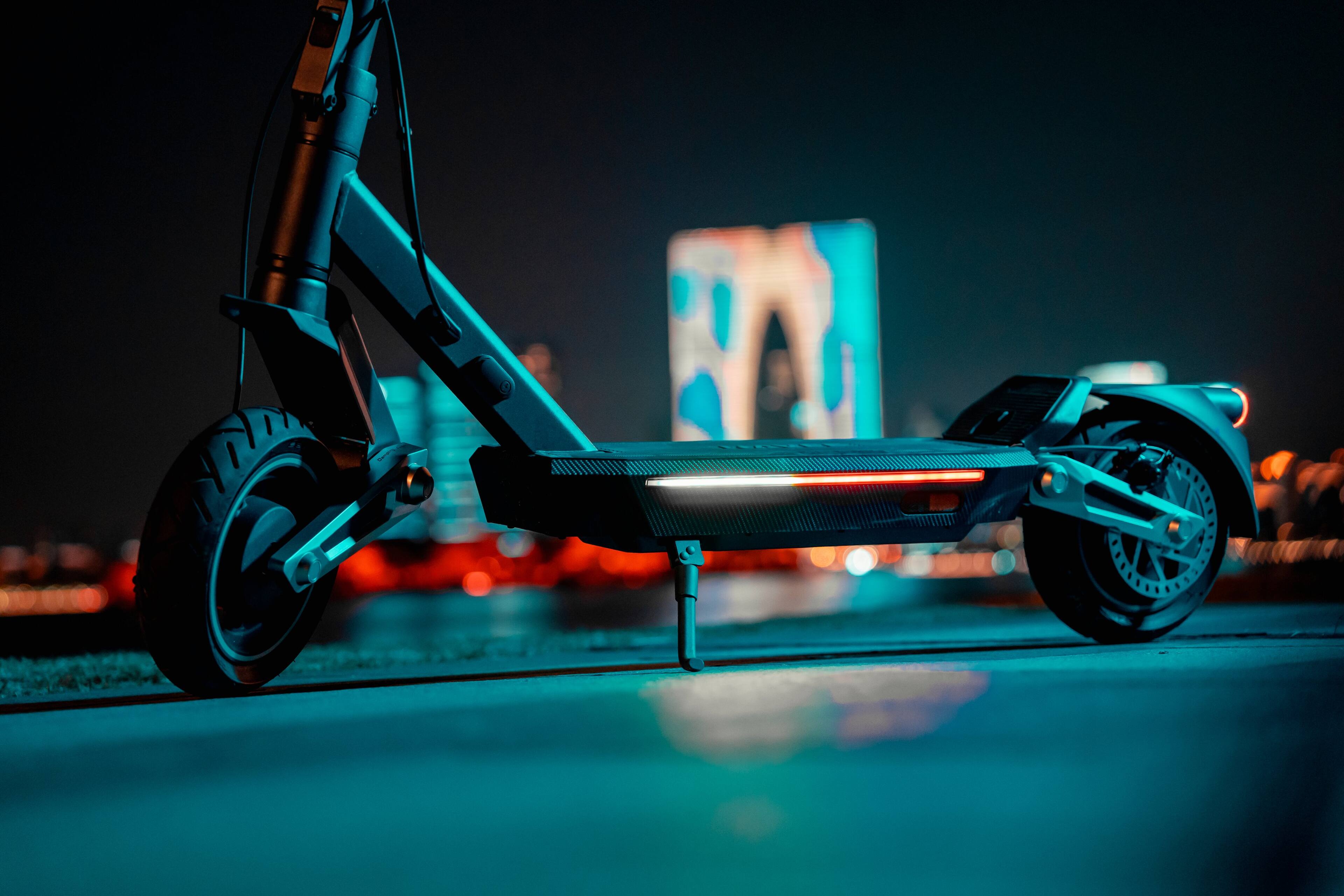 Alt View 27. NAVEE - ST3 Electric Scooter w/37.3 miles Max Operating Range & 24.9 mph Max Speed - Black.