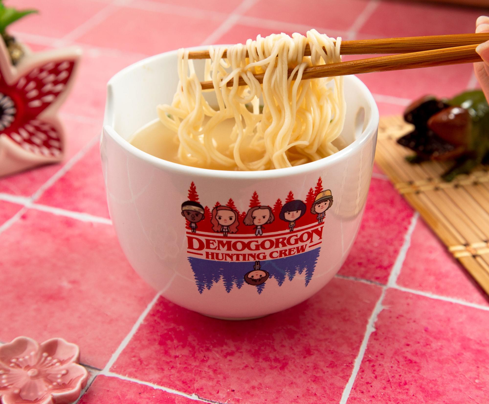 Silver Buffalo Stranger Things Demogorgon Hunting Crew 20 Ounce