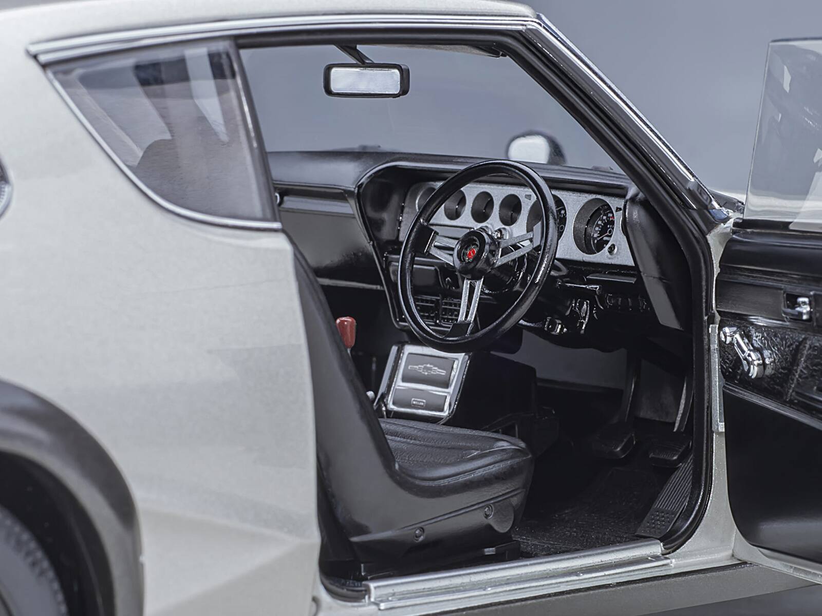 Alt View 2. Autoart - Nissan Skyline 2000GT-R (KPGC110) RHD (Right Hand Drive) Silver Metallic 1/18 Model Car by Autoart.