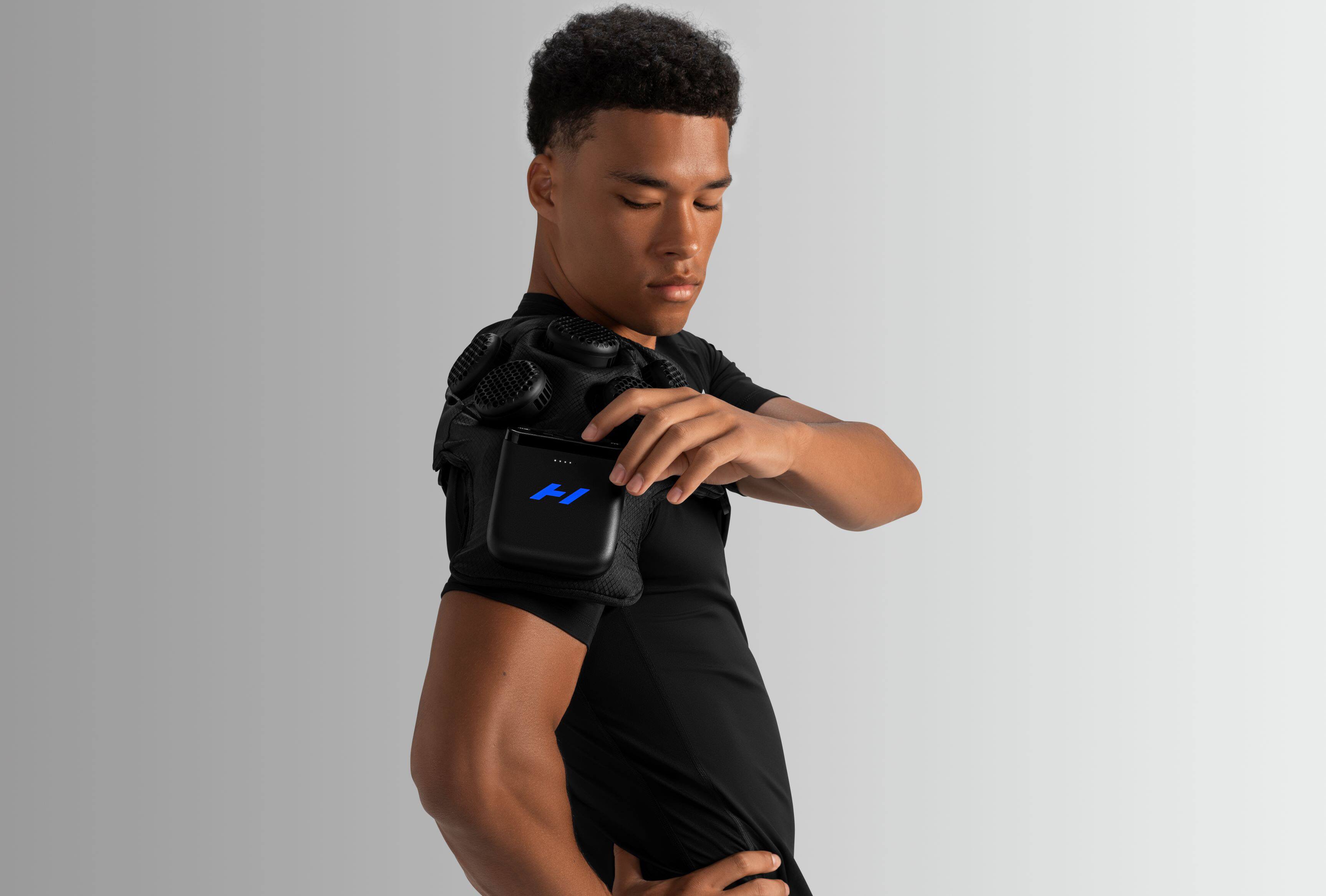 Alt View 6. Hyperice - X 2 Shoulder Contrast Therapy Device - Black.