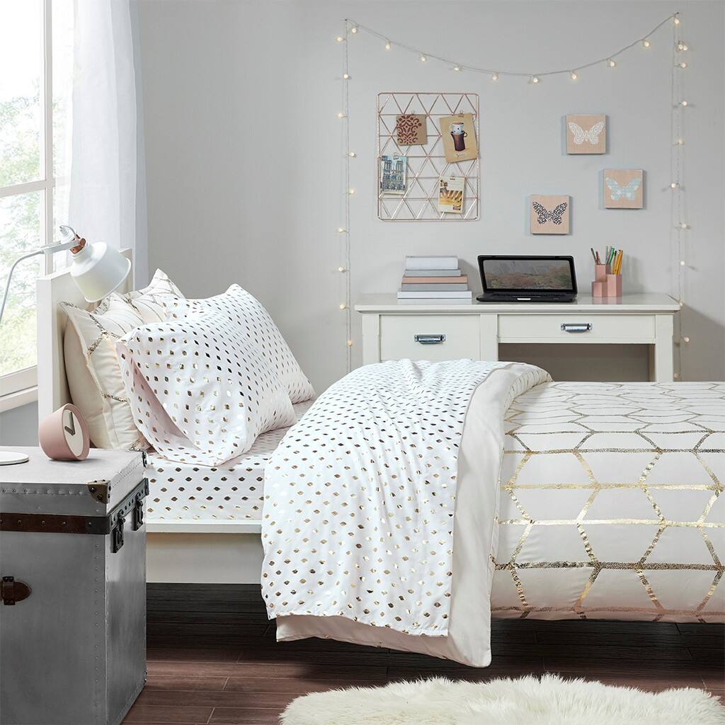 Alt View 2. Gracie Mills - Gracie Mills Juniper Metallic Ikat Dot Printed Sheet Set - White/Gold.