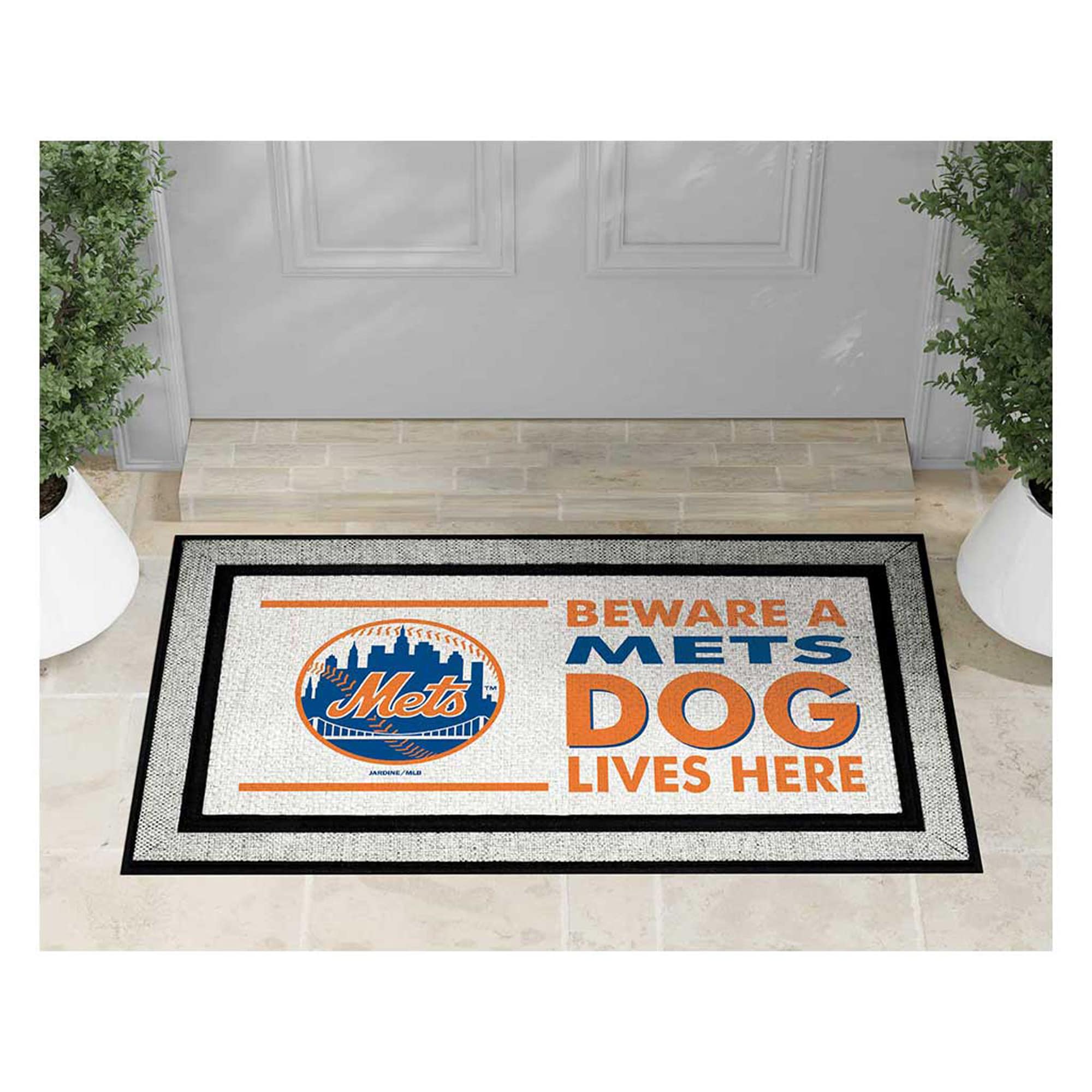 BEWARE A METS DOG LIVES HERE