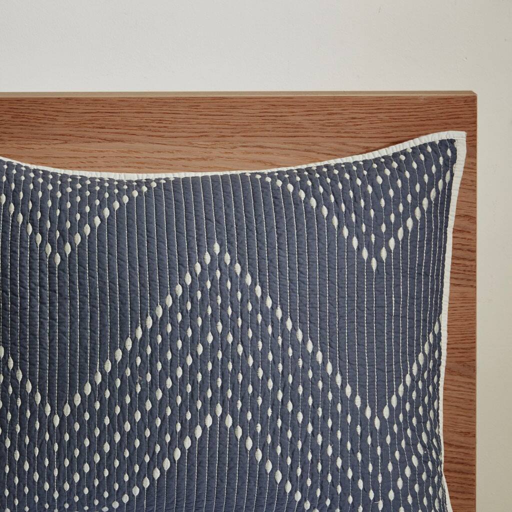 Alt View 2. Gracie Mills - Gracie Mills Huber 3-Piece Embroidered Cotton Quilt Set - Navy.