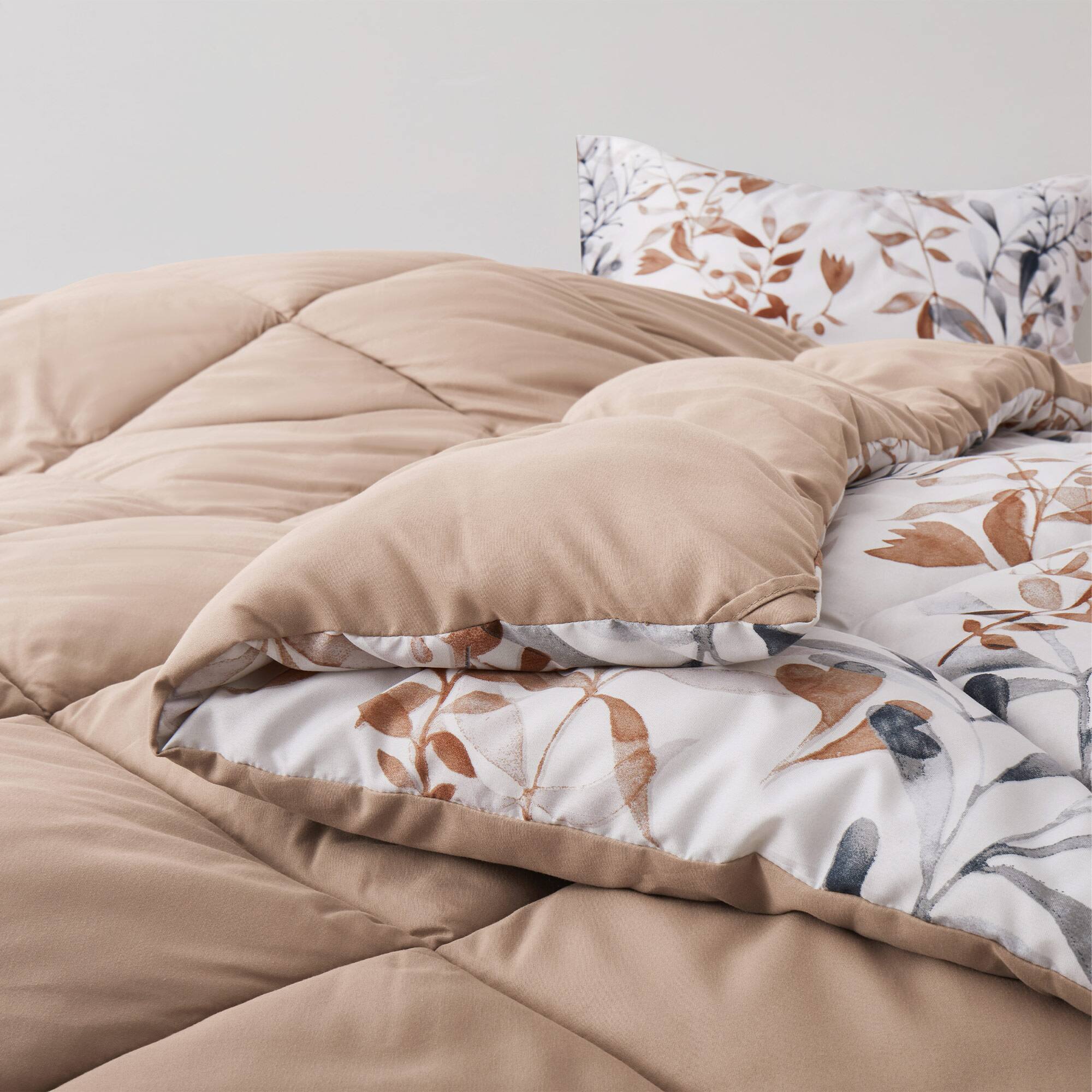 Left. Peace Nest - Peace Nest 7pc Floral Printed Reversible Comforter & Sheets Set - Colorful.